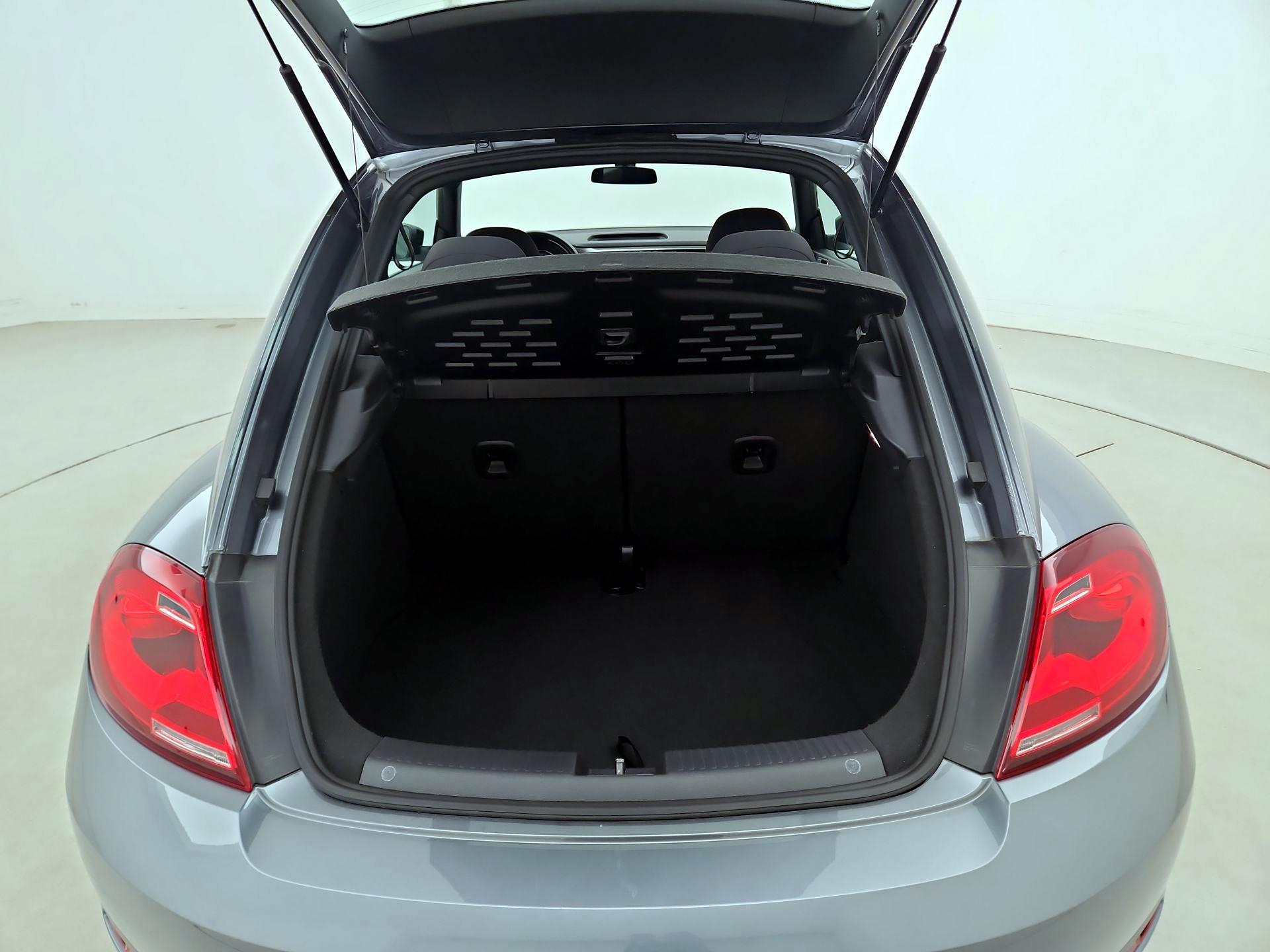 Thumbnail: 2017 Volkswagen Beetle - 20