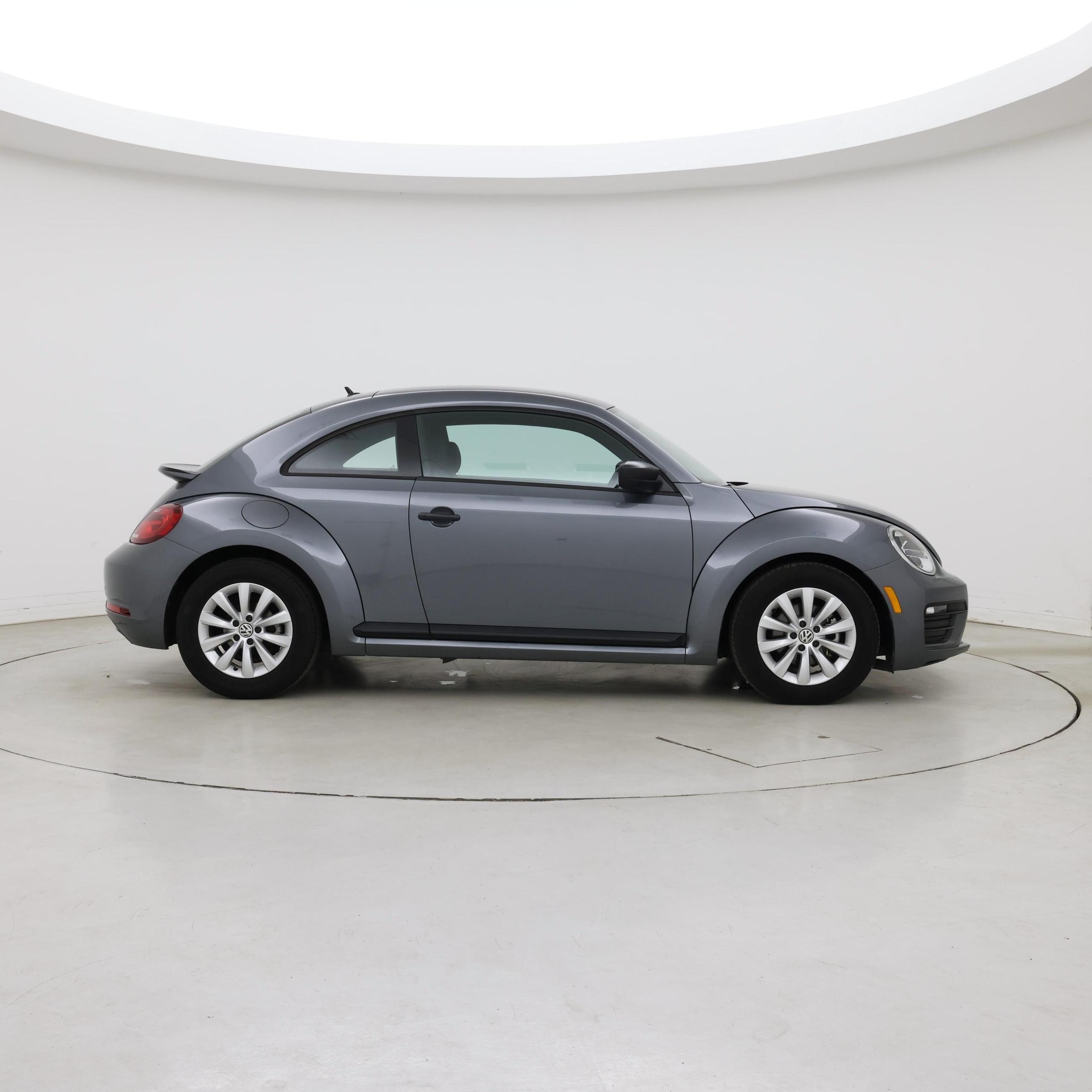Thumbnail: 2017 Volkswagen Beetle - 7