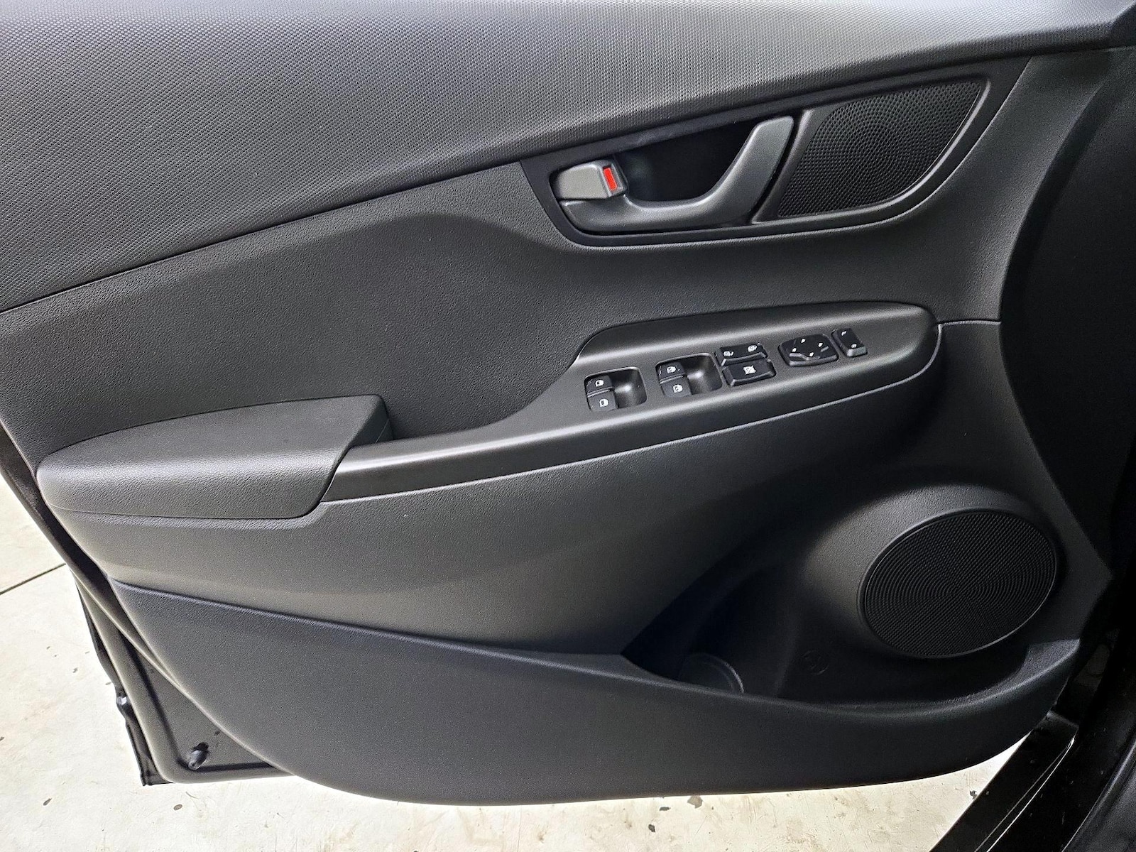 2021 Hyundai Kona SEL - Photo 13