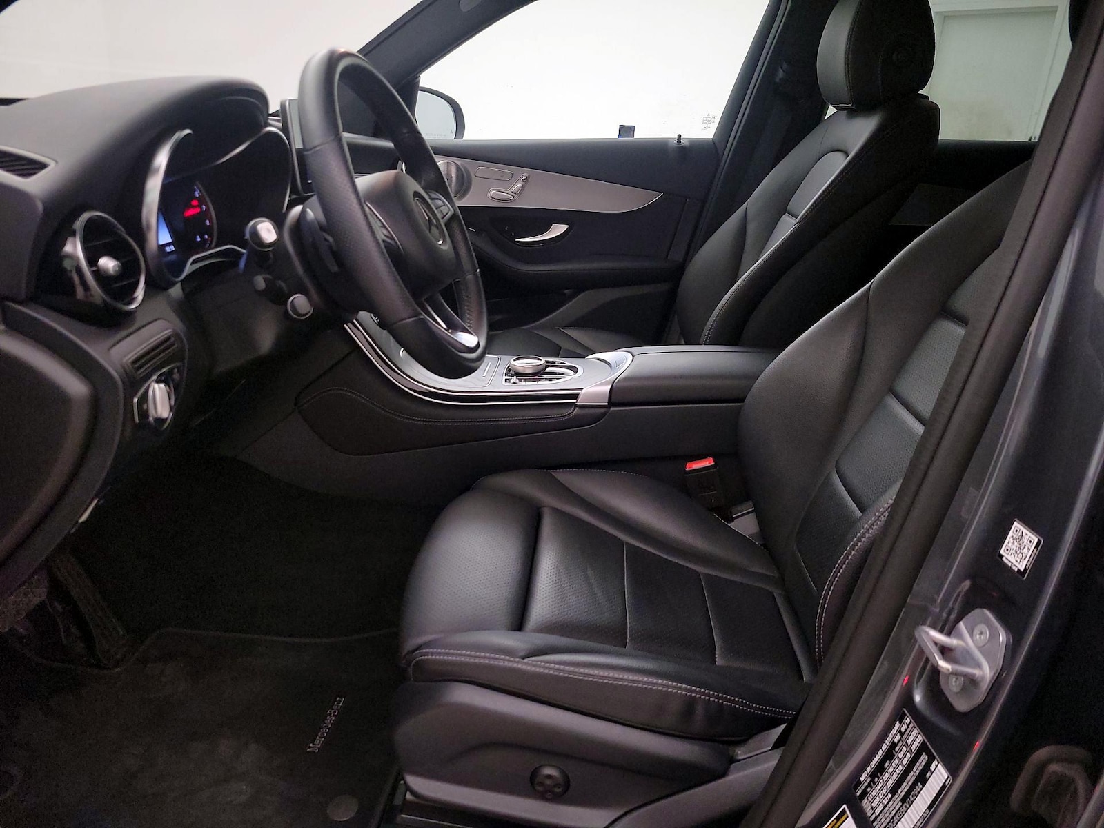 2019 Mercedes-Benz GLC GLC300 - Photo 12