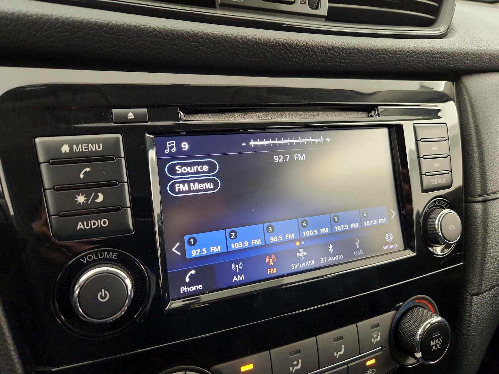 2018 Nissan Rogue S - Photo 16