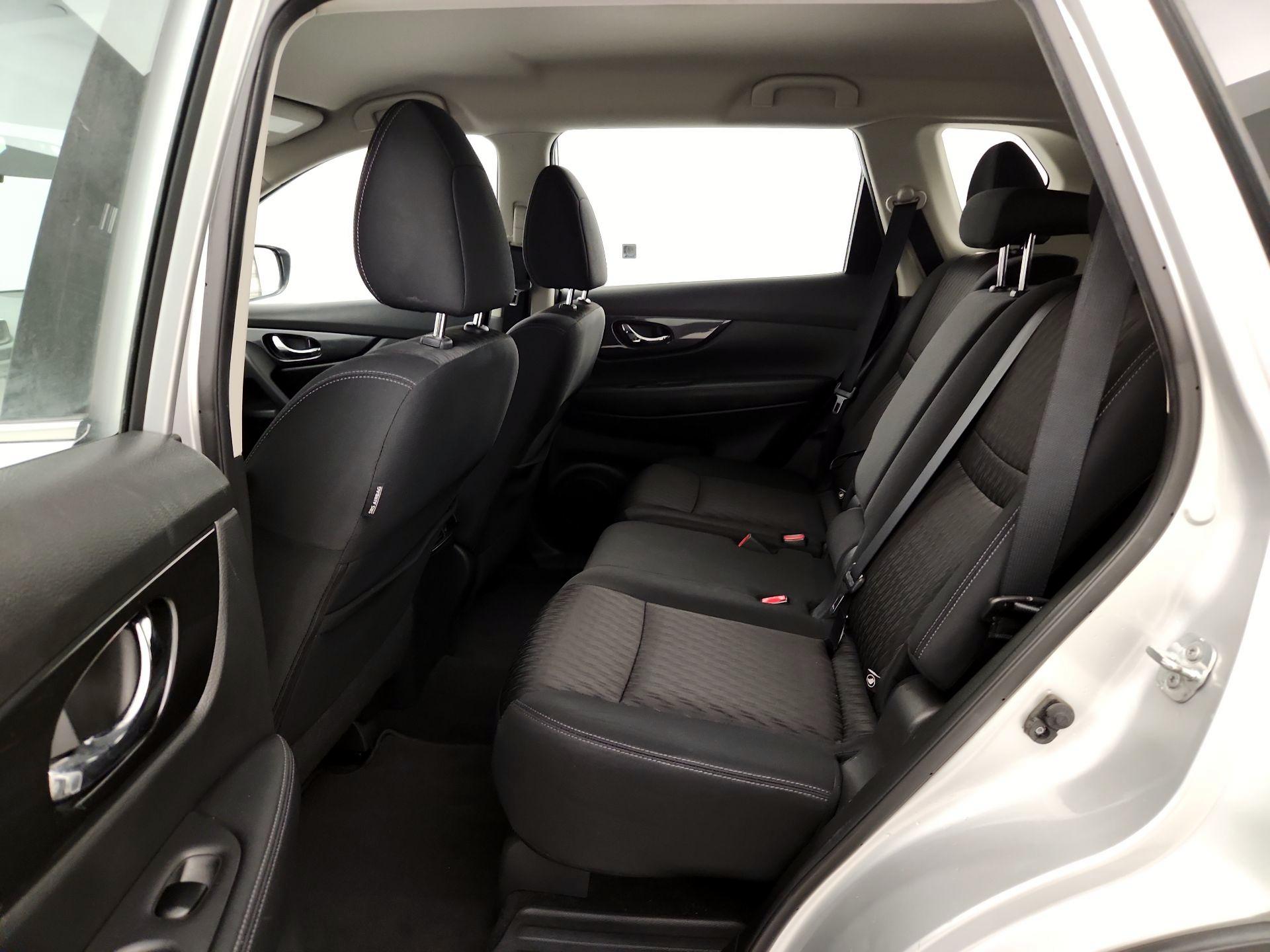 Thumbnail: 2018 Nissan Rogue - 19