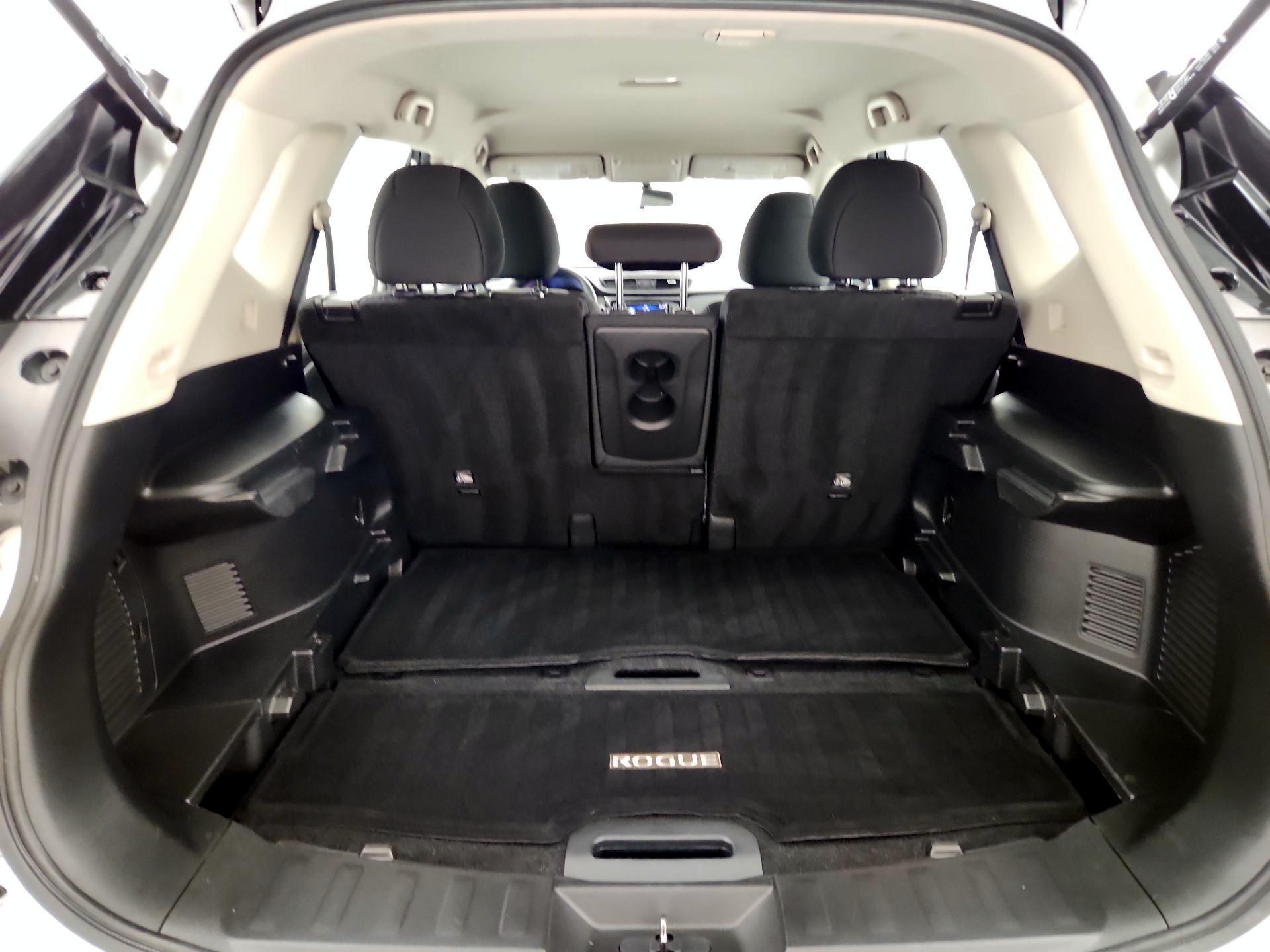 Thumbnail: 2018 Nissan Rogue - 20