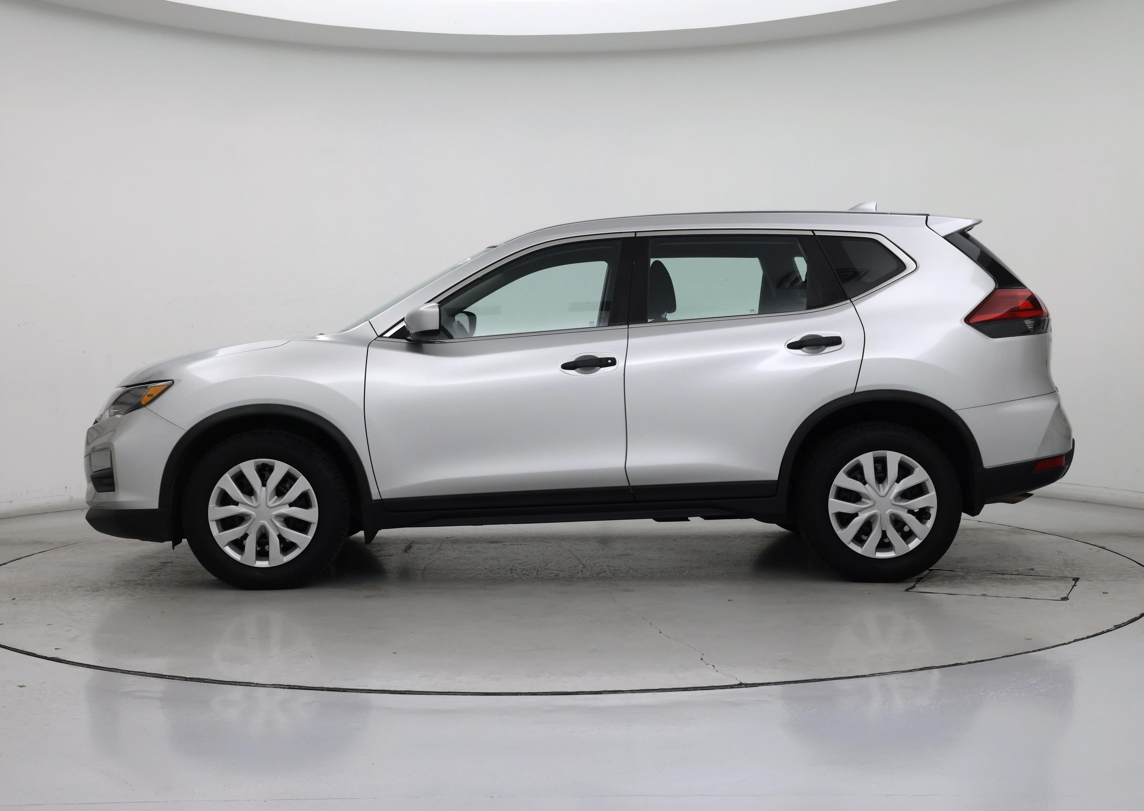 Thumbnail: 2018 Nissan Rogue - 3