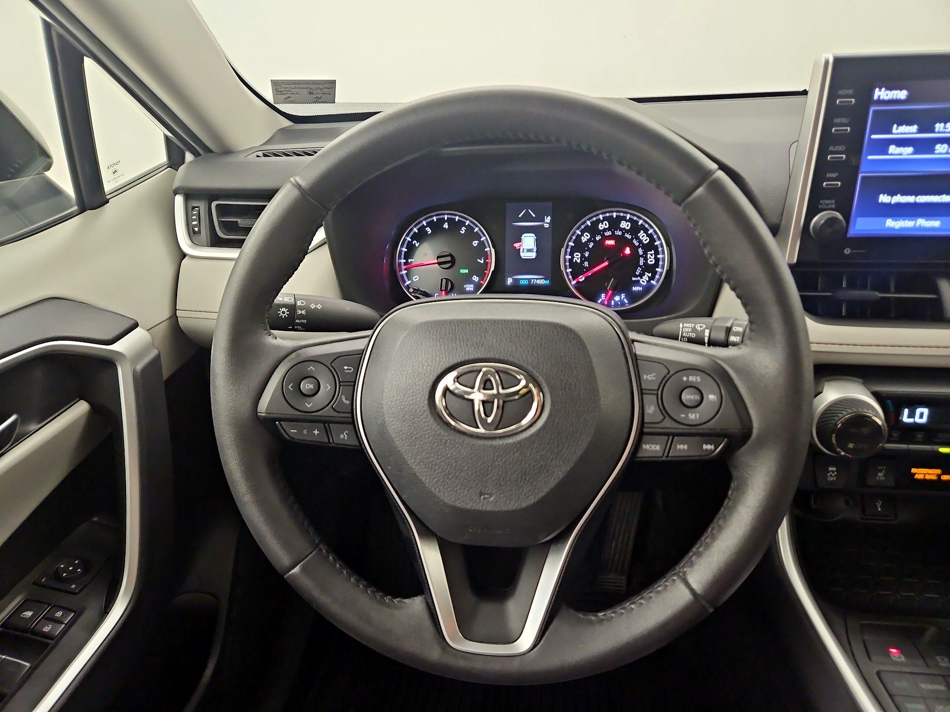 Thumbnail: 2022 Toyota RAV4 - 10