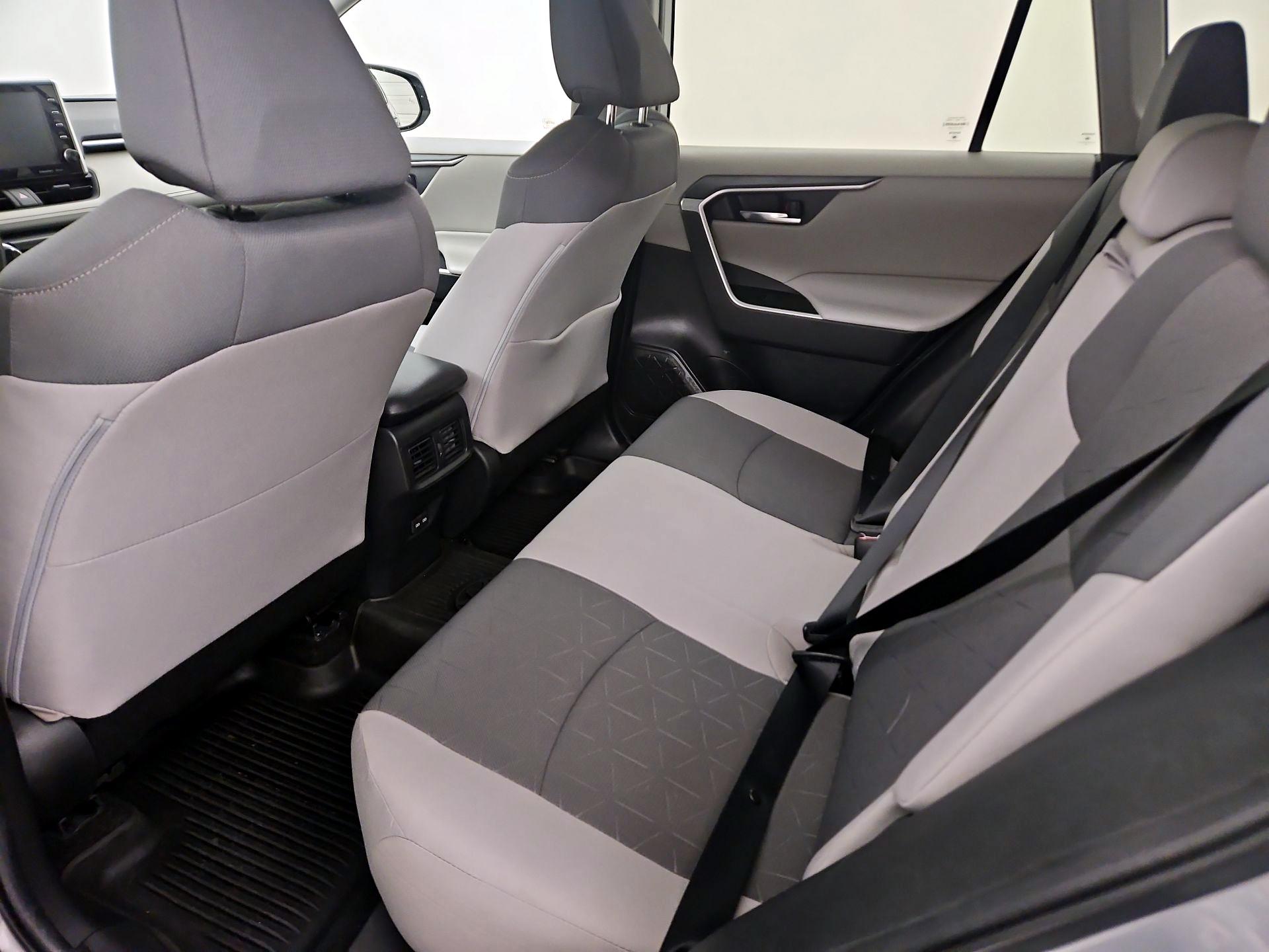 Thumbnail: 2022 Toyota RAV4 - 18