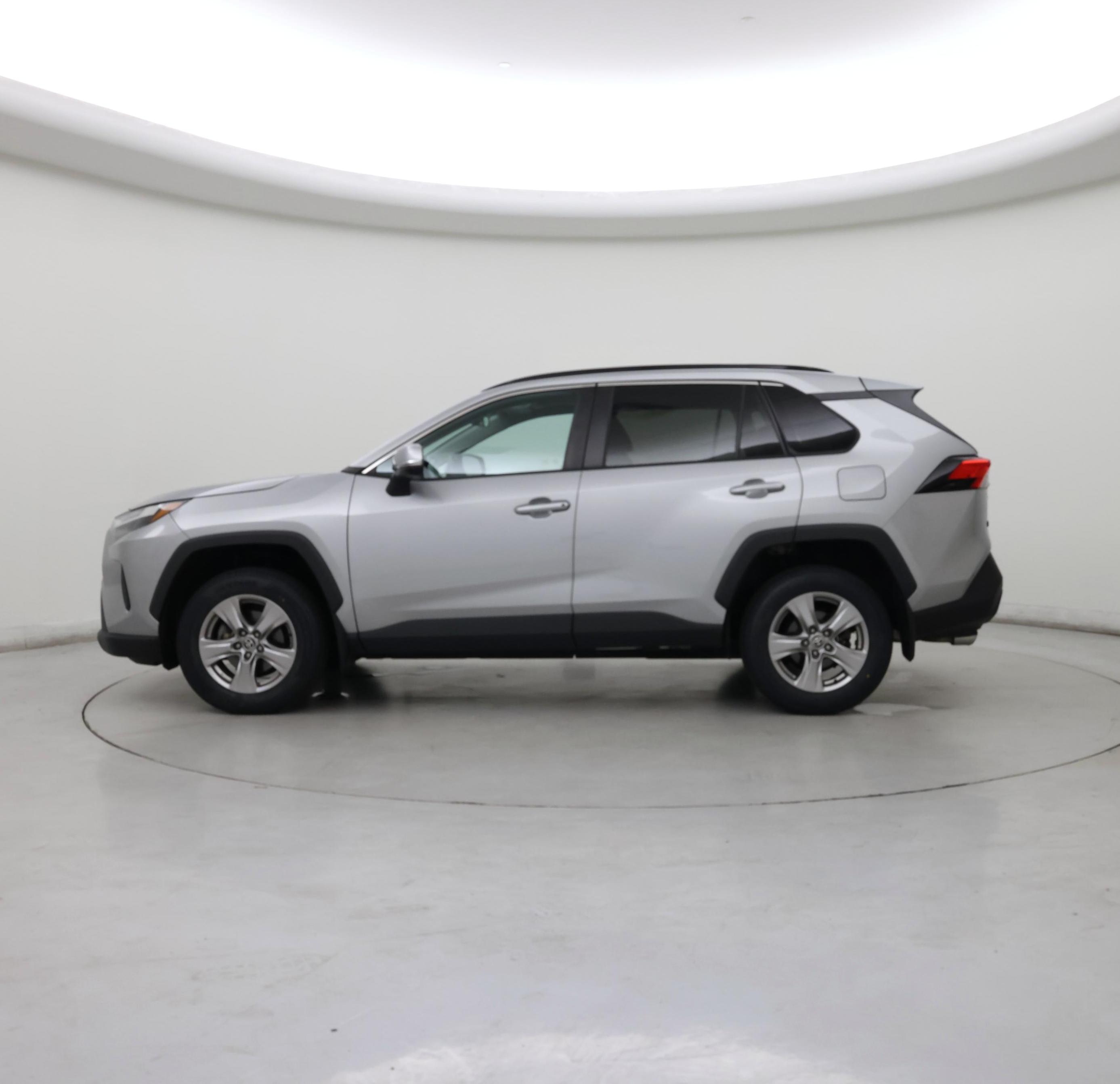 Thumbnail: 2022 Toyota RAV4 - 3