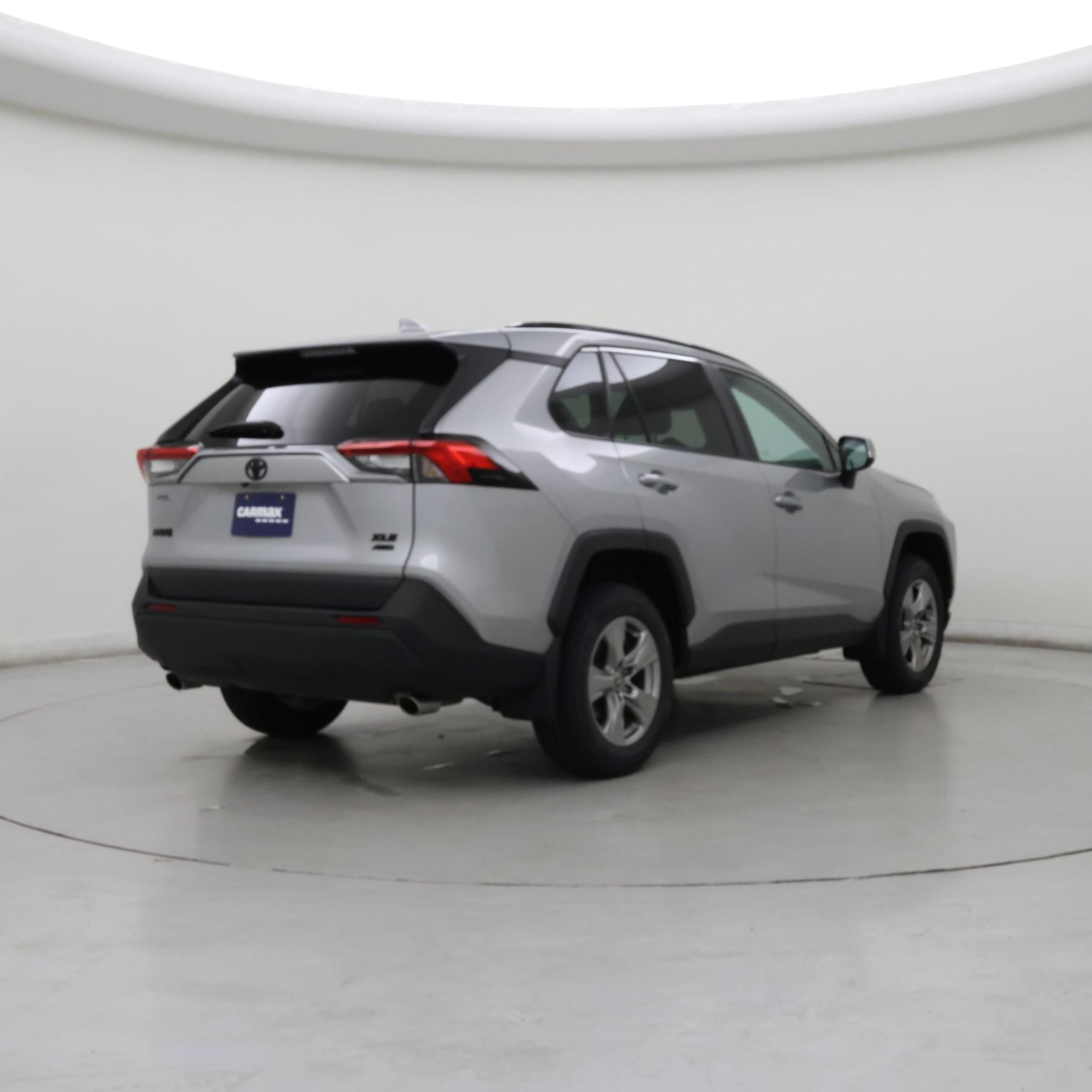 Thumbnail: 2022 Toyota RAV4 - 8