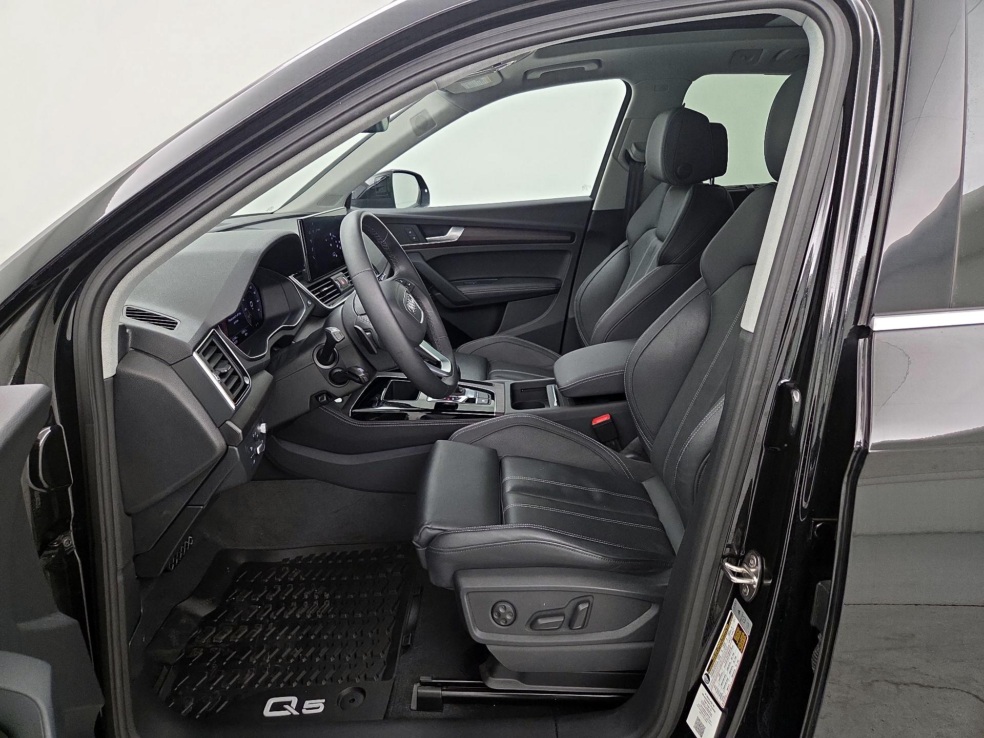 Thumbnail: 2023 Audi Q5 - 11