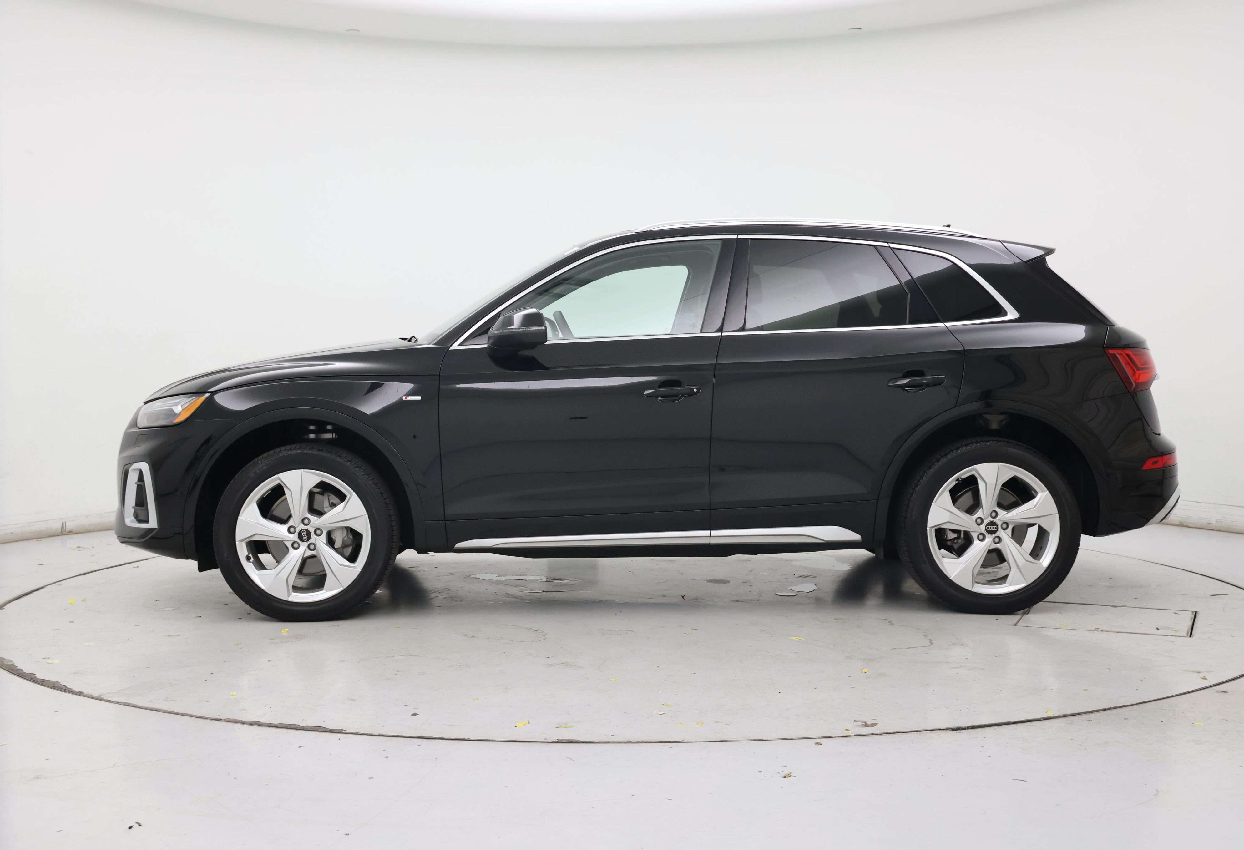 Thumbnail: 2023 Audi Q5 - 3