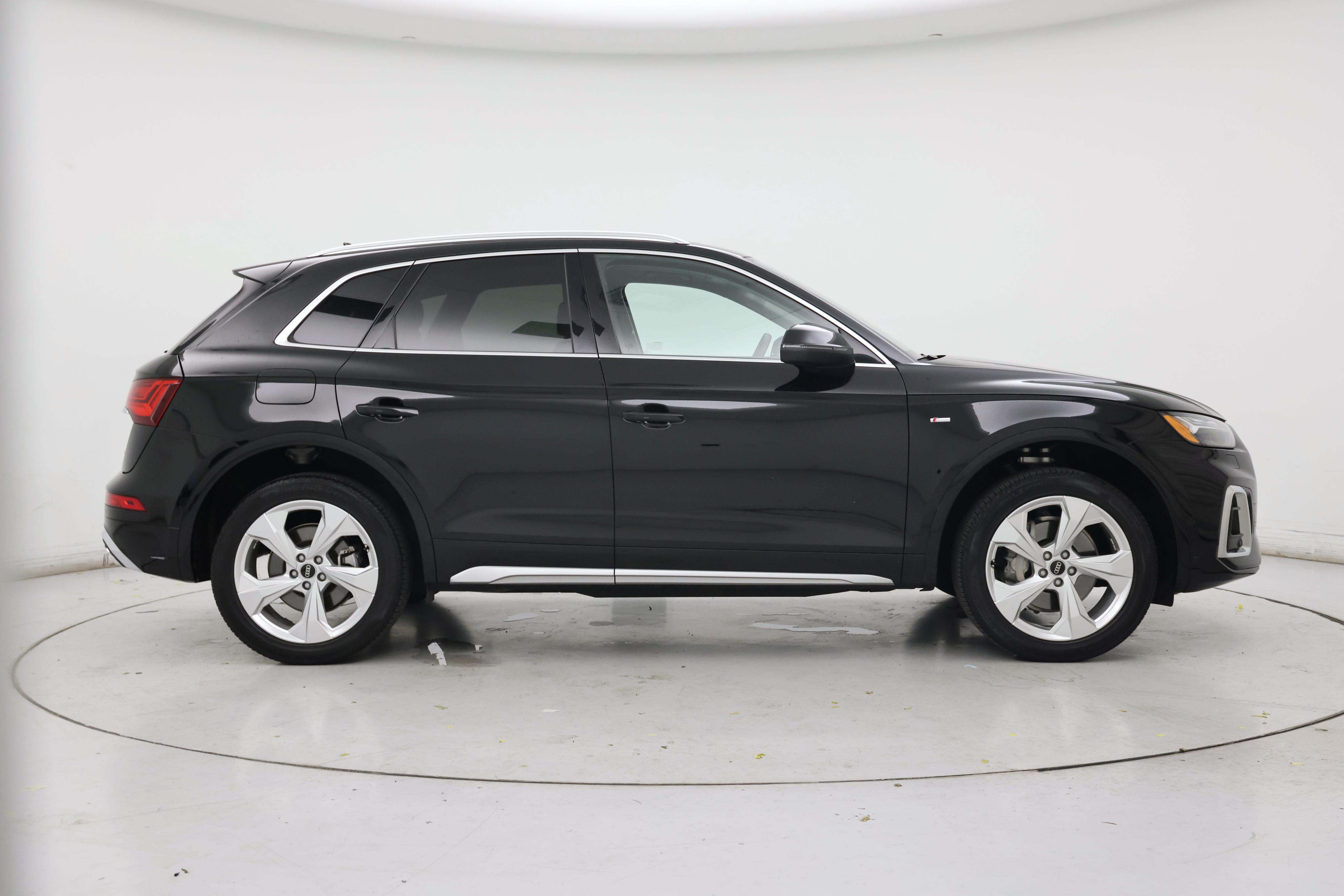 Thumbnail: 2023 Audi Q5 - 7