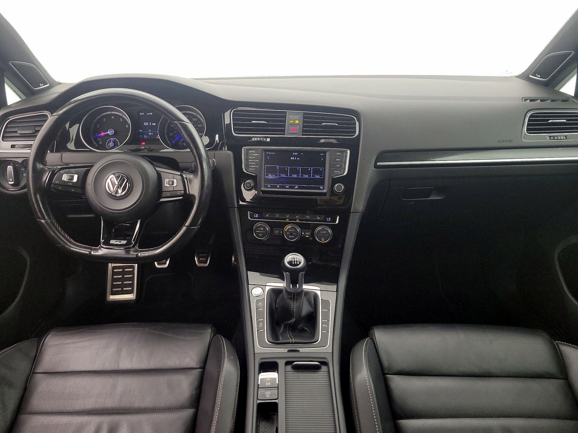 Thumbnail: 2017 Volkswagen Golf - 9
