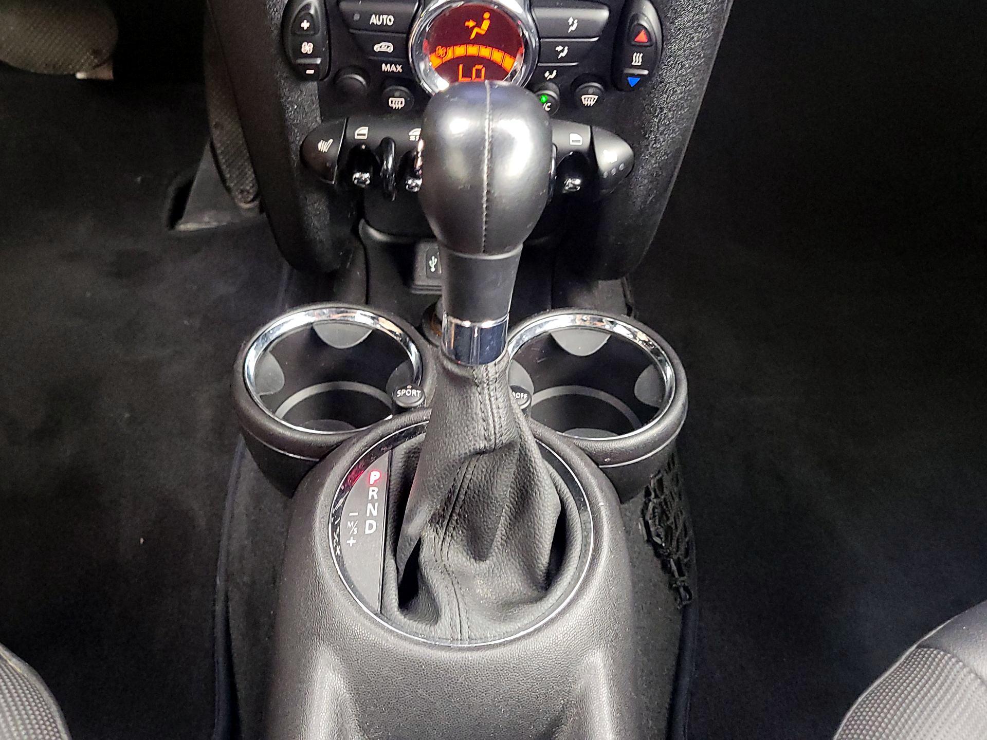 Thumbnail: 2015 MINI Cooper - 15