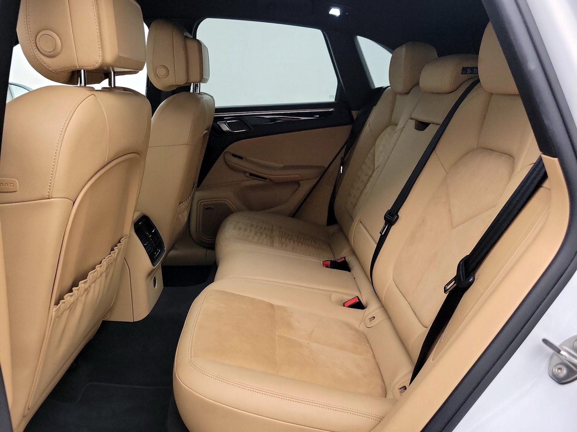 Thumbnail: 2018 Porsche Macan - 20