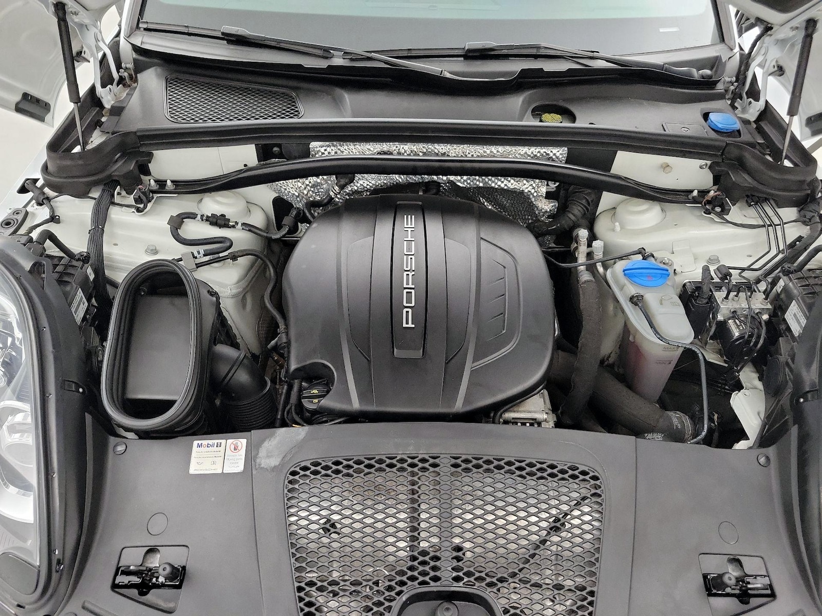 2018 Porsche Macan Base - Photo 23