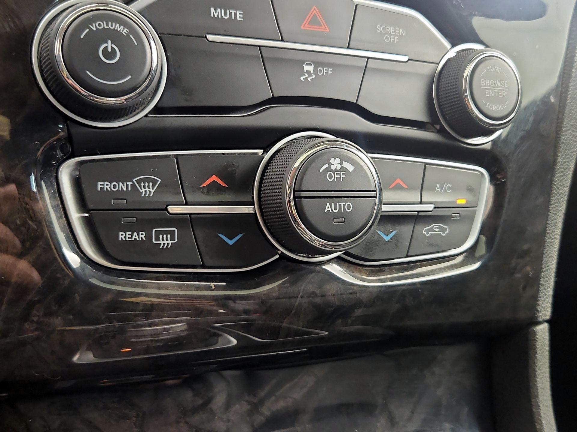 Thumbnail: 2017 Chrysler 300 - 16