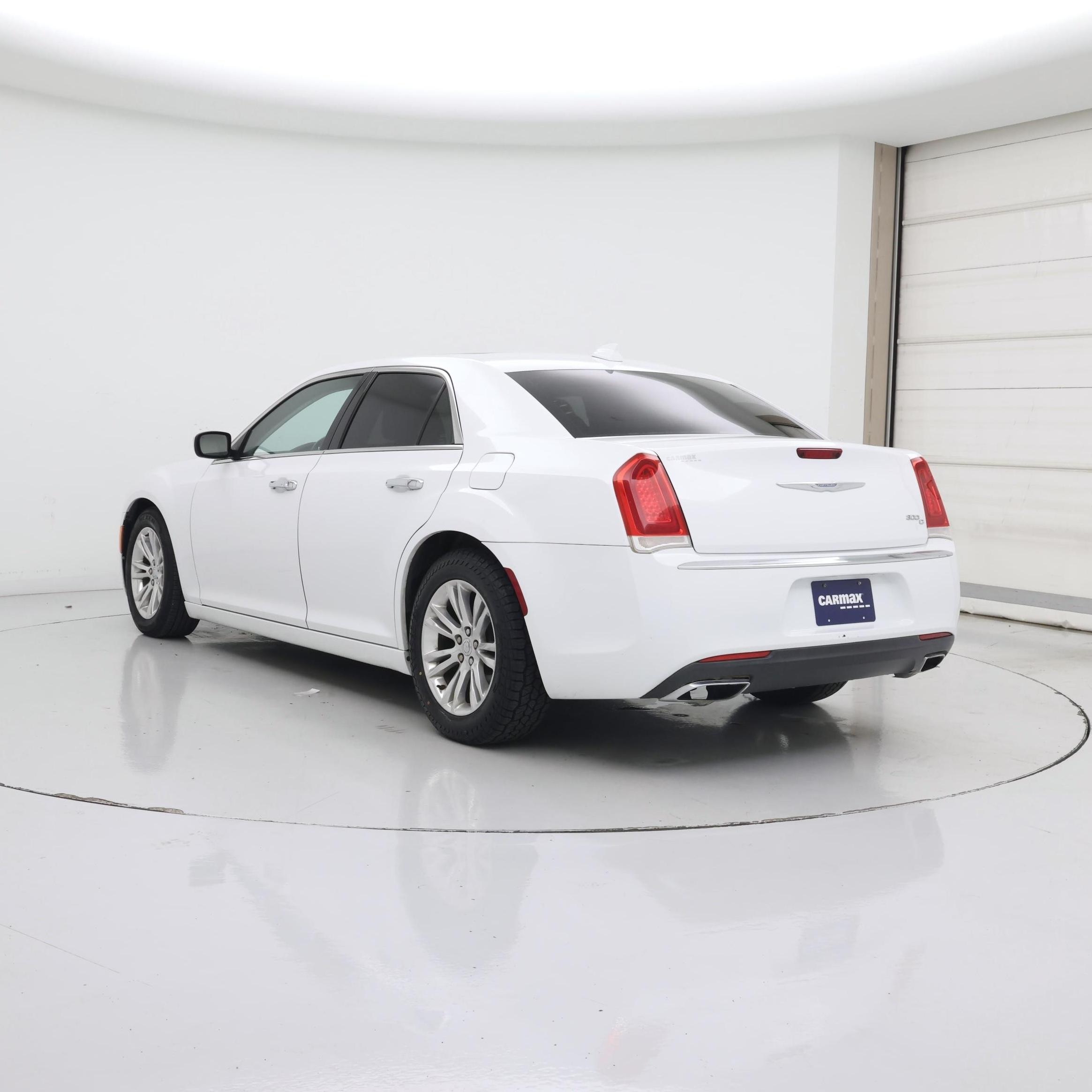 Thumbnail: 2017 Chrysler 300 - 2