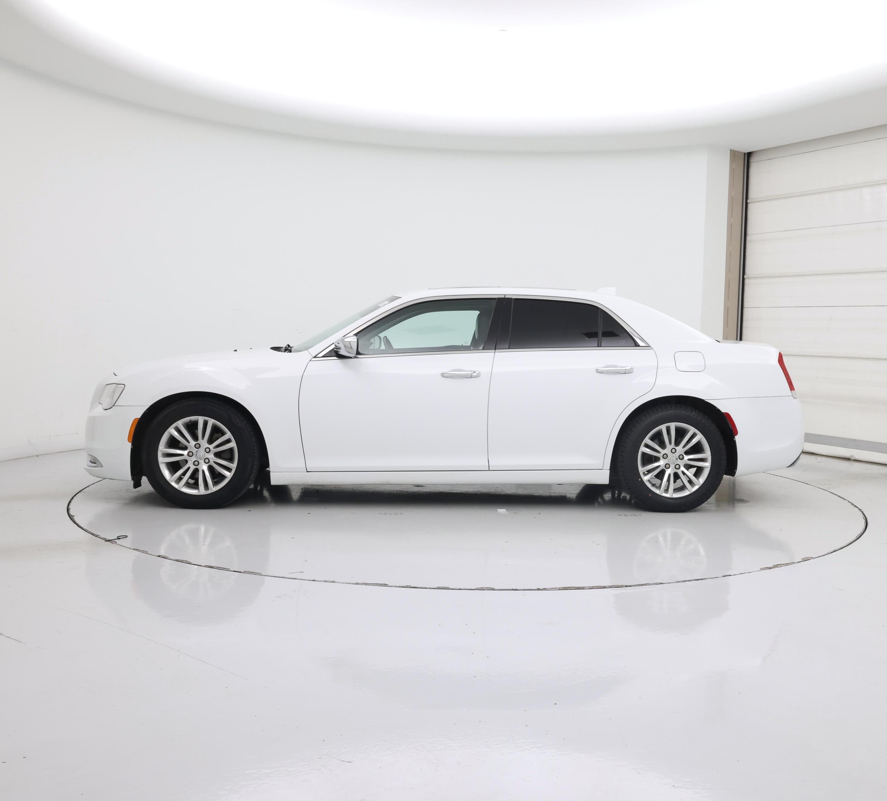 Thumbnail: 2017 Chrysler 300 - 3