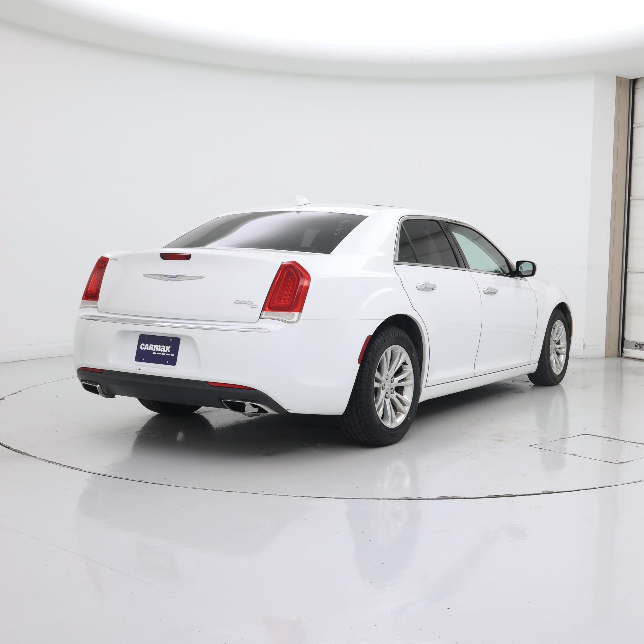 Thumbnail: 2017 Chrysler 300 - 8