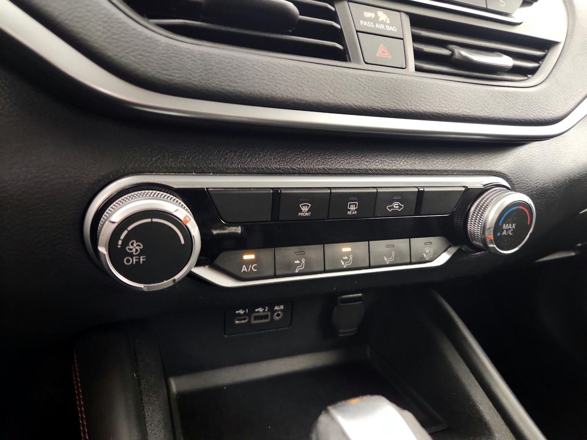 Thumbnail: 2019 Nissan Altima - 16