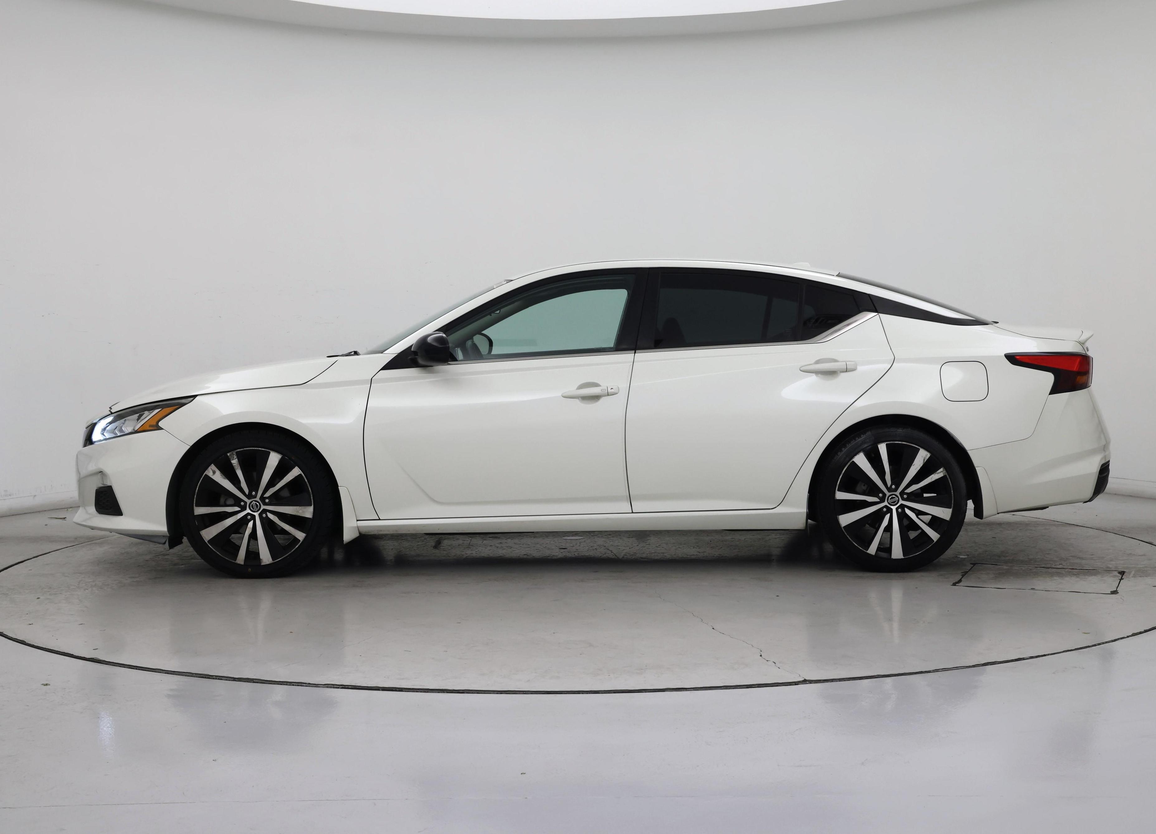 Thumbnail: 2019 Nissan Altima - 3