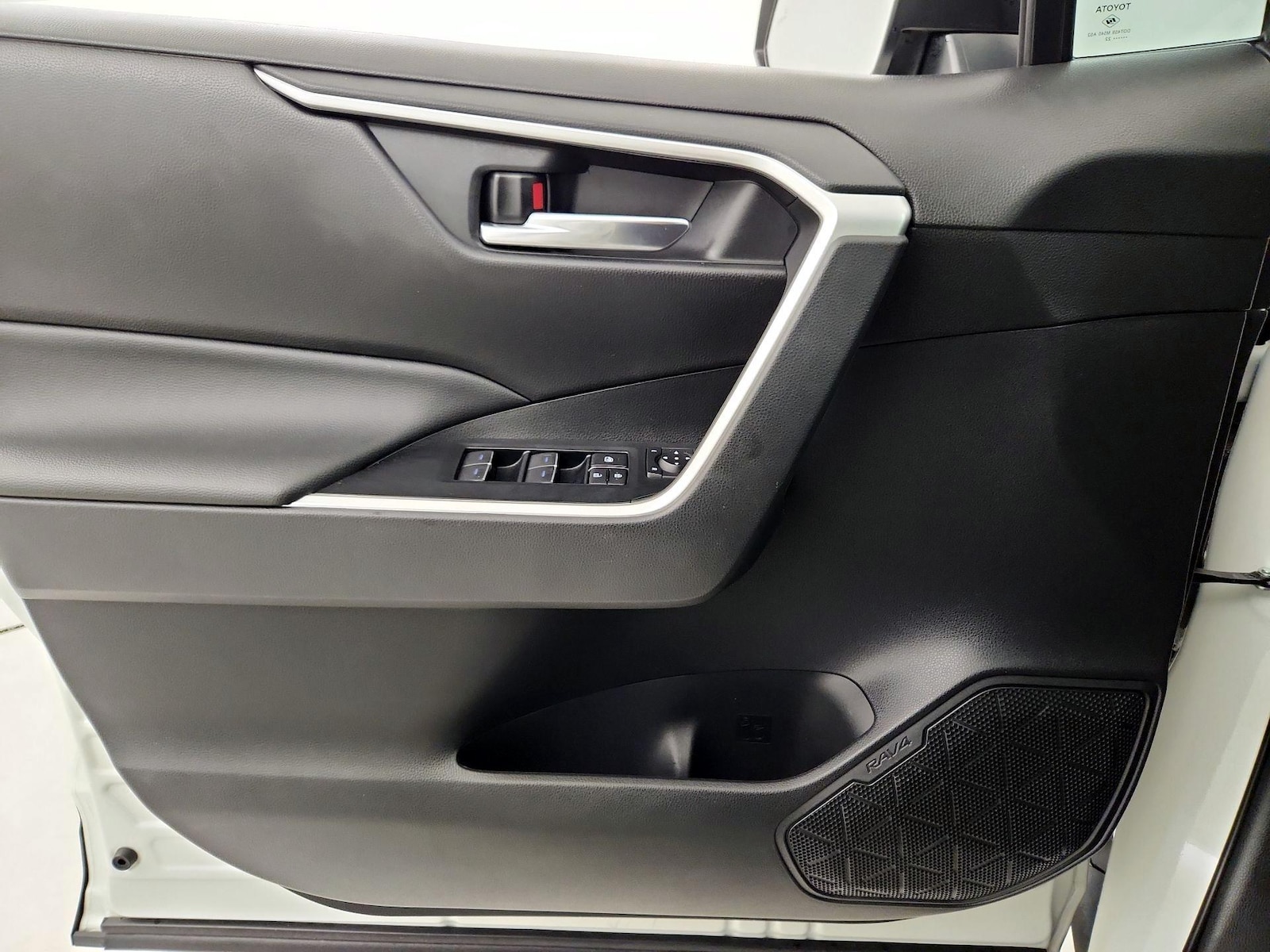 2022 Toyota RAV4 XLE Premium - Photo 13