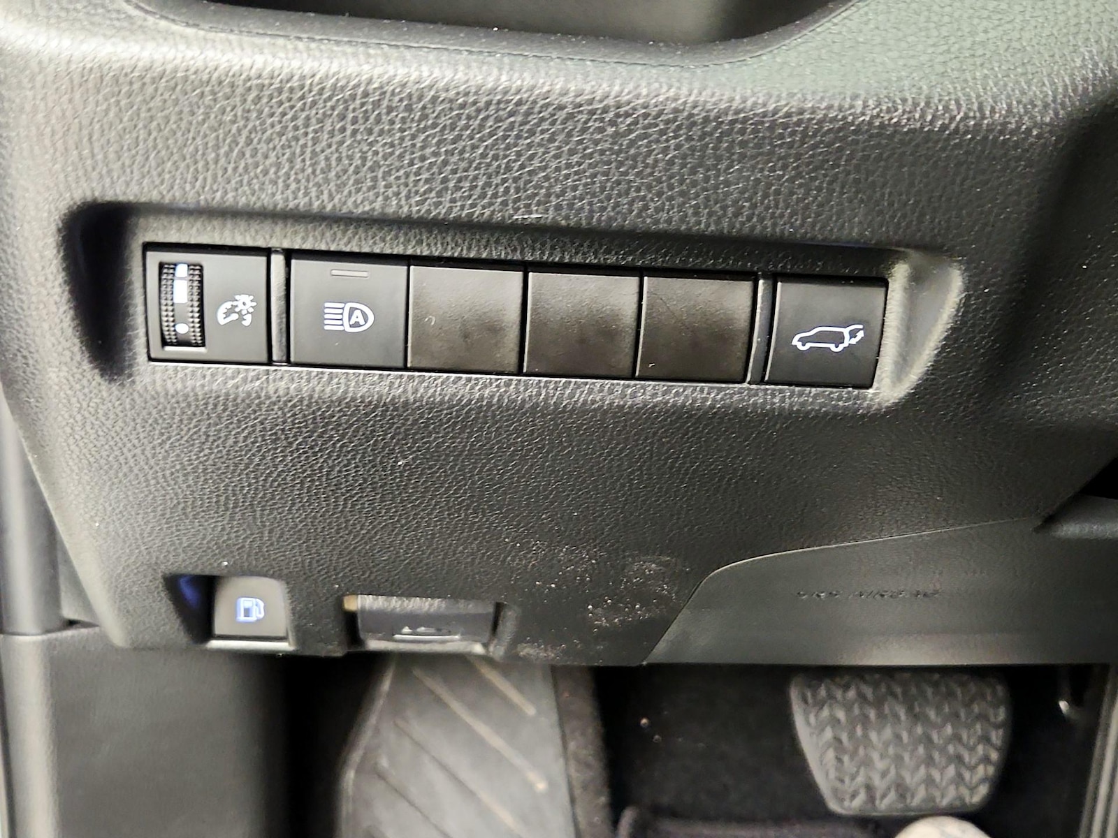 2022 Toyota RAV4 XLE Premium - Photo 14