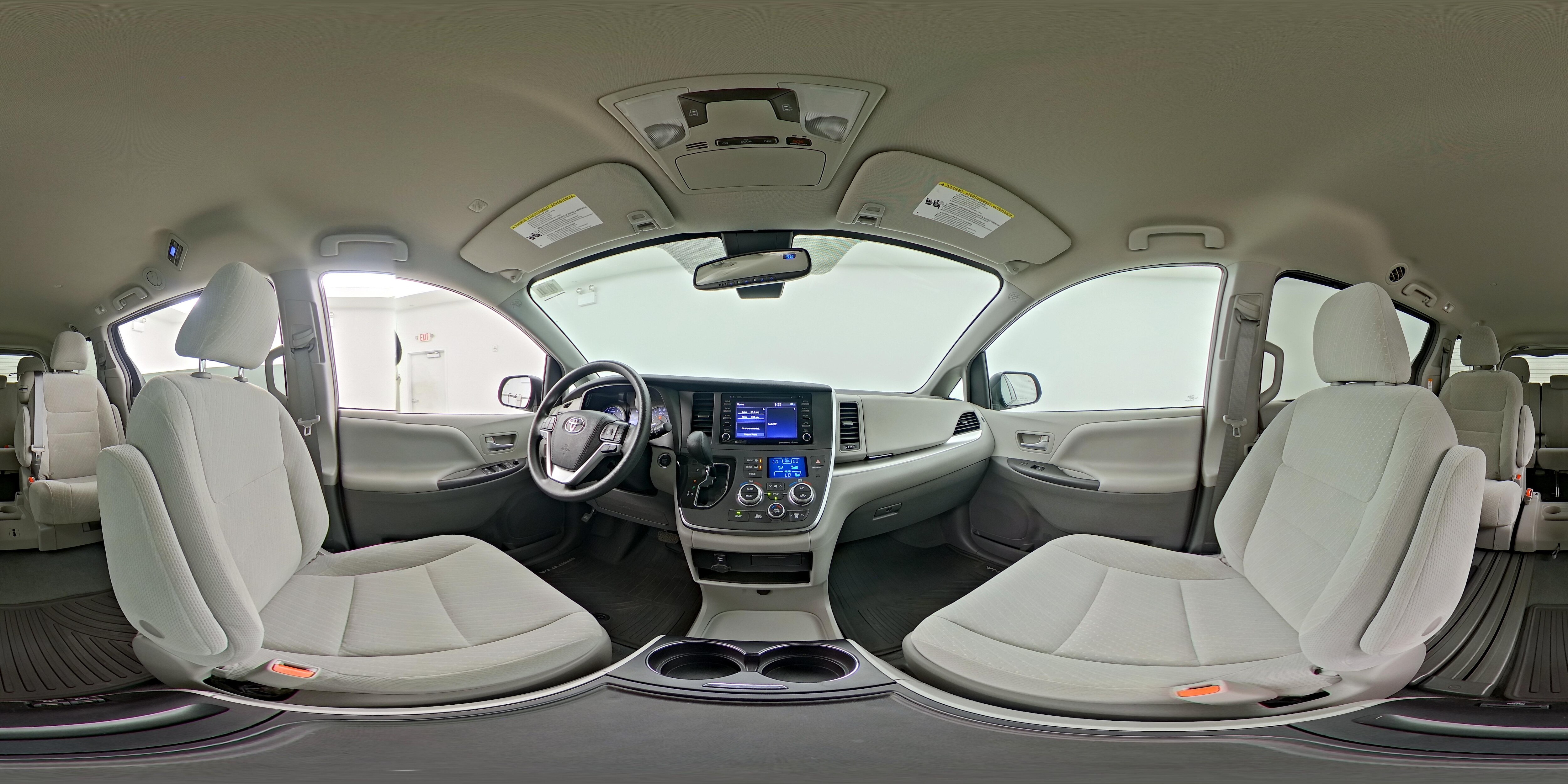 2019 Toyota Sienna LE - Photo 26