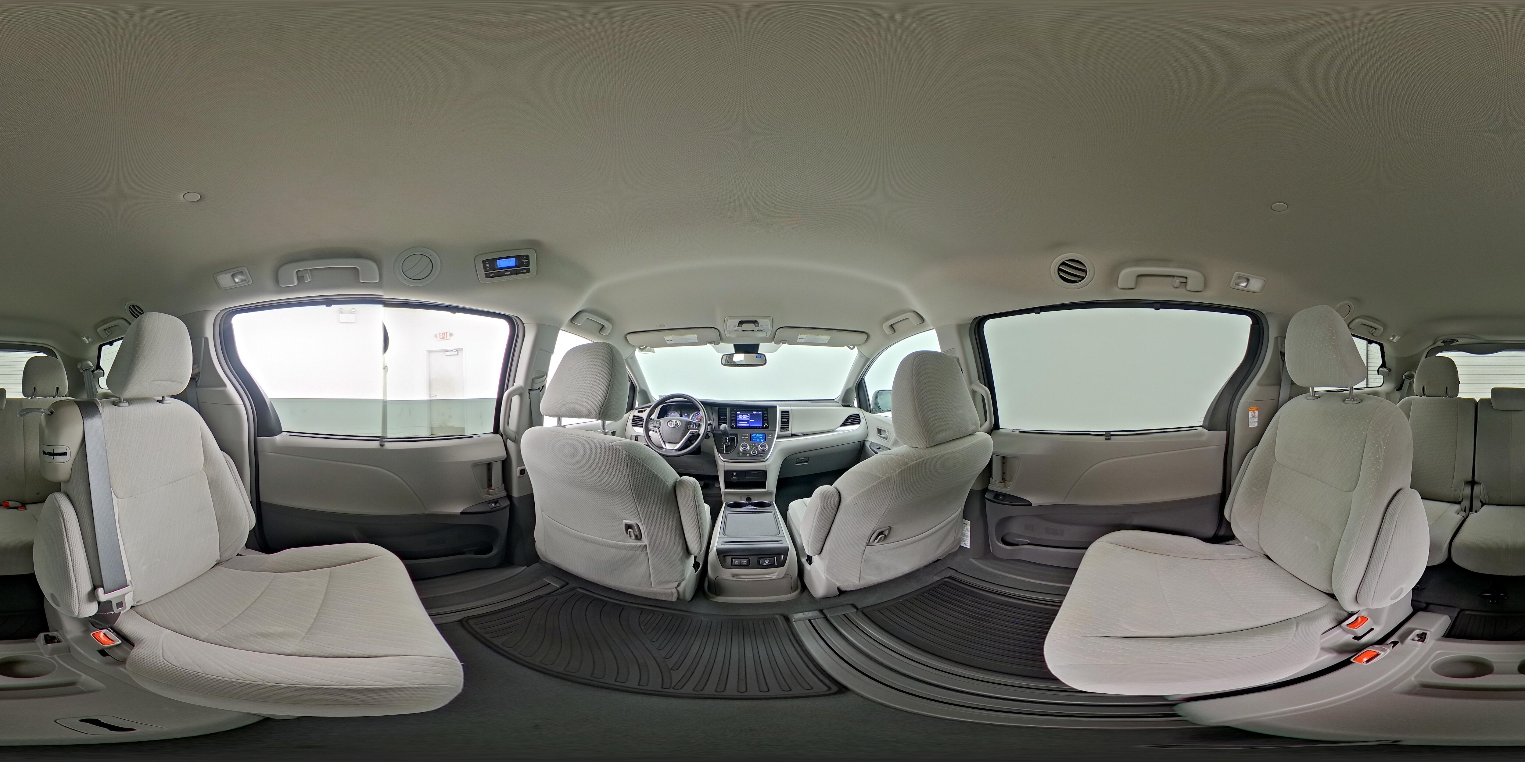 2019 Toyota Sienna LE - Photo 27