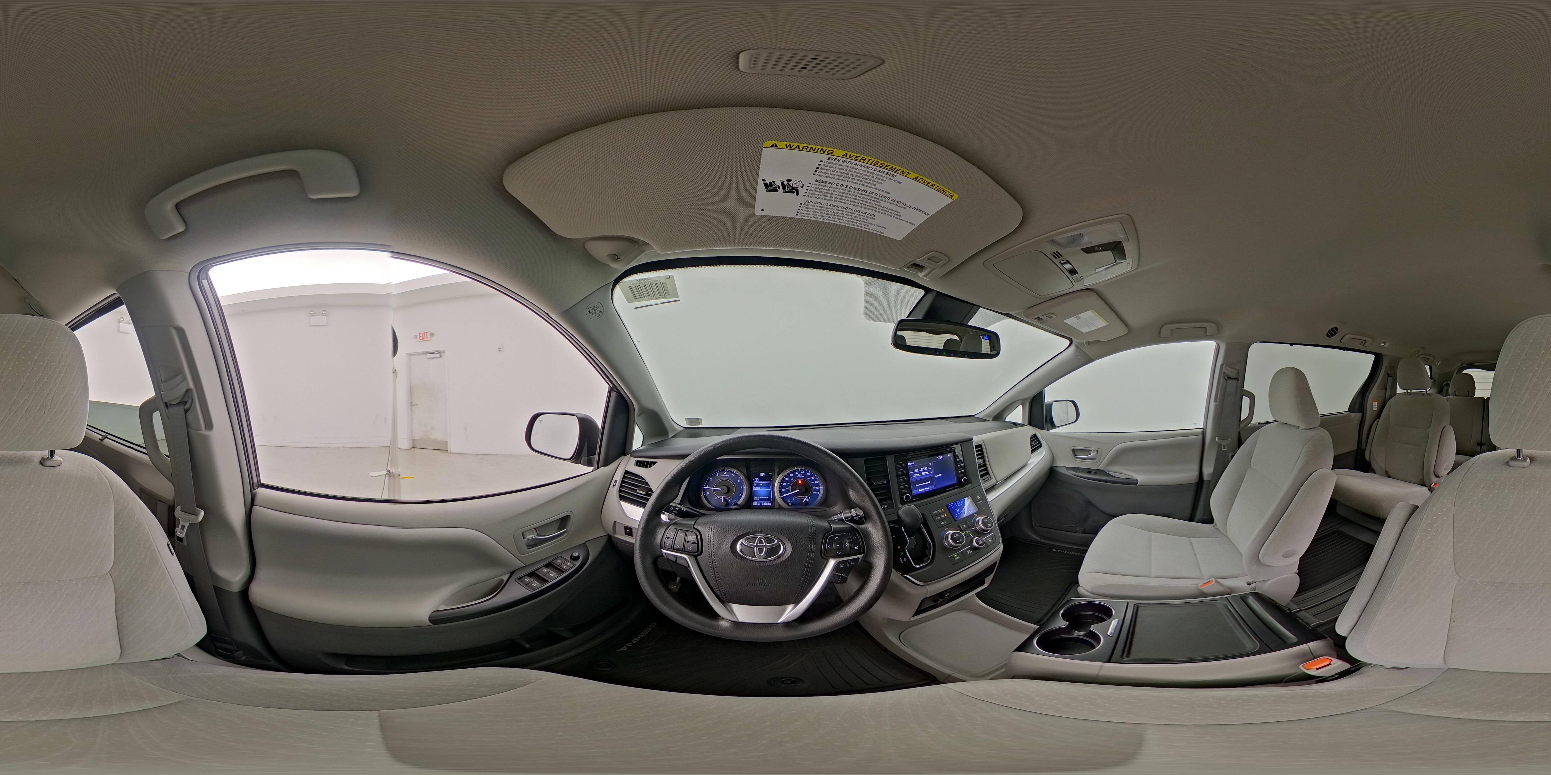 2019 Toyota Sienna LE - Photo 28