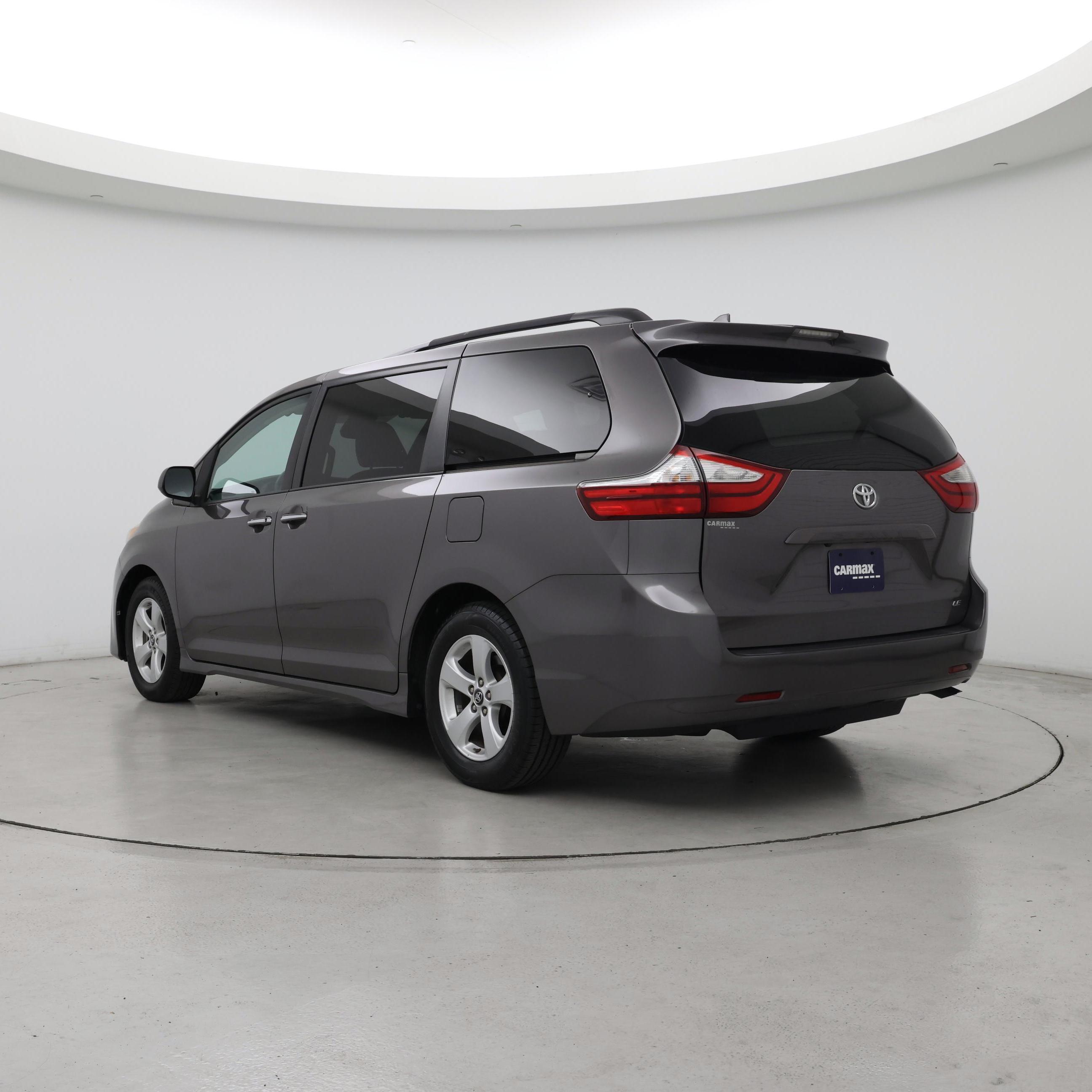 Thumbnail: 2019 Toyota Sienna - 2