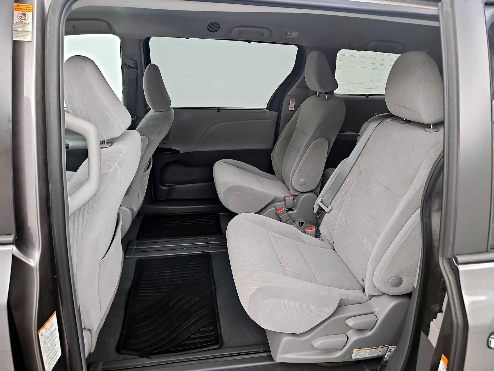 2019 Toyota Sienna LE - Photo 20