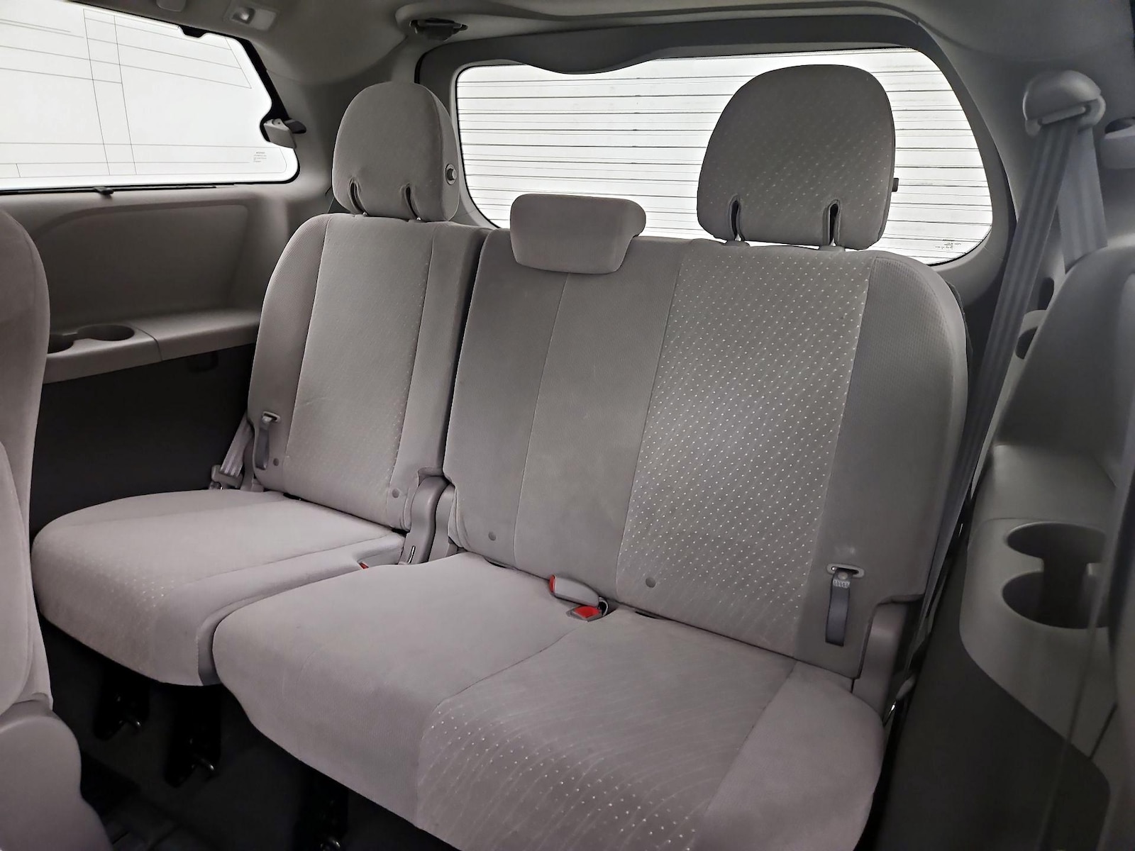 2019 Toyota Sienna LE - Photo 21