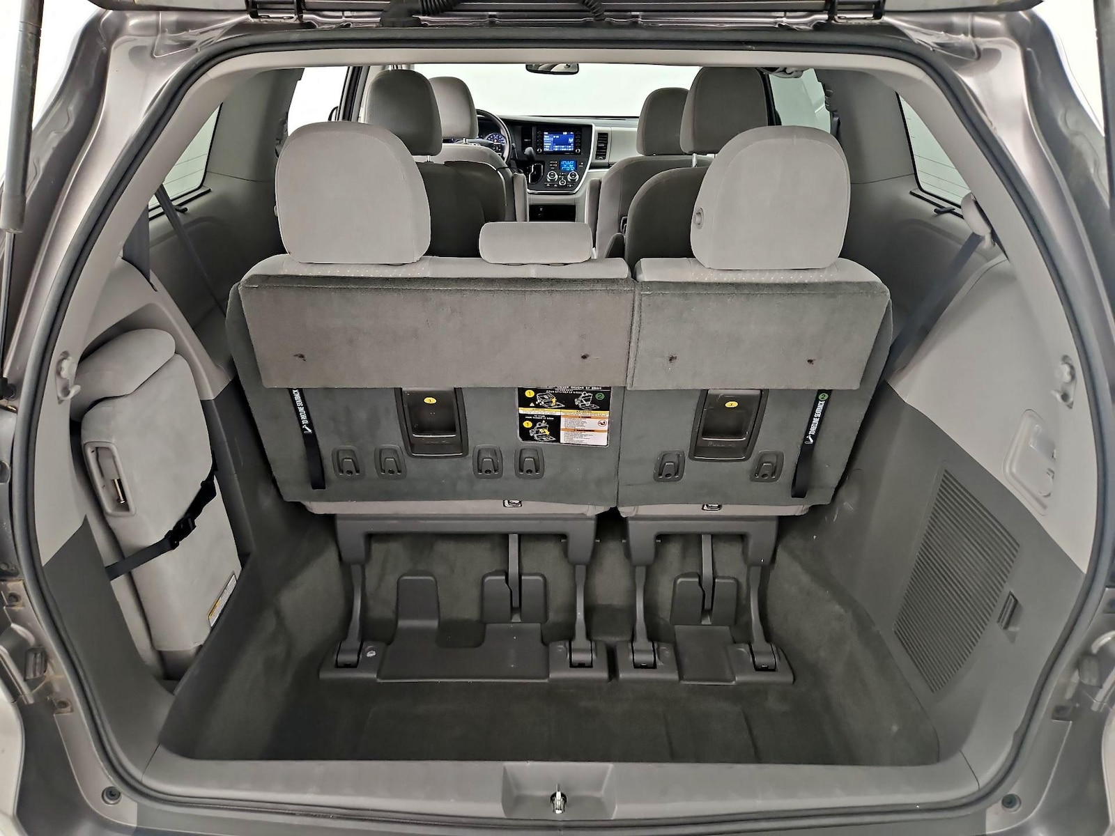 2019 Toyota Sienna LE - Photo 22