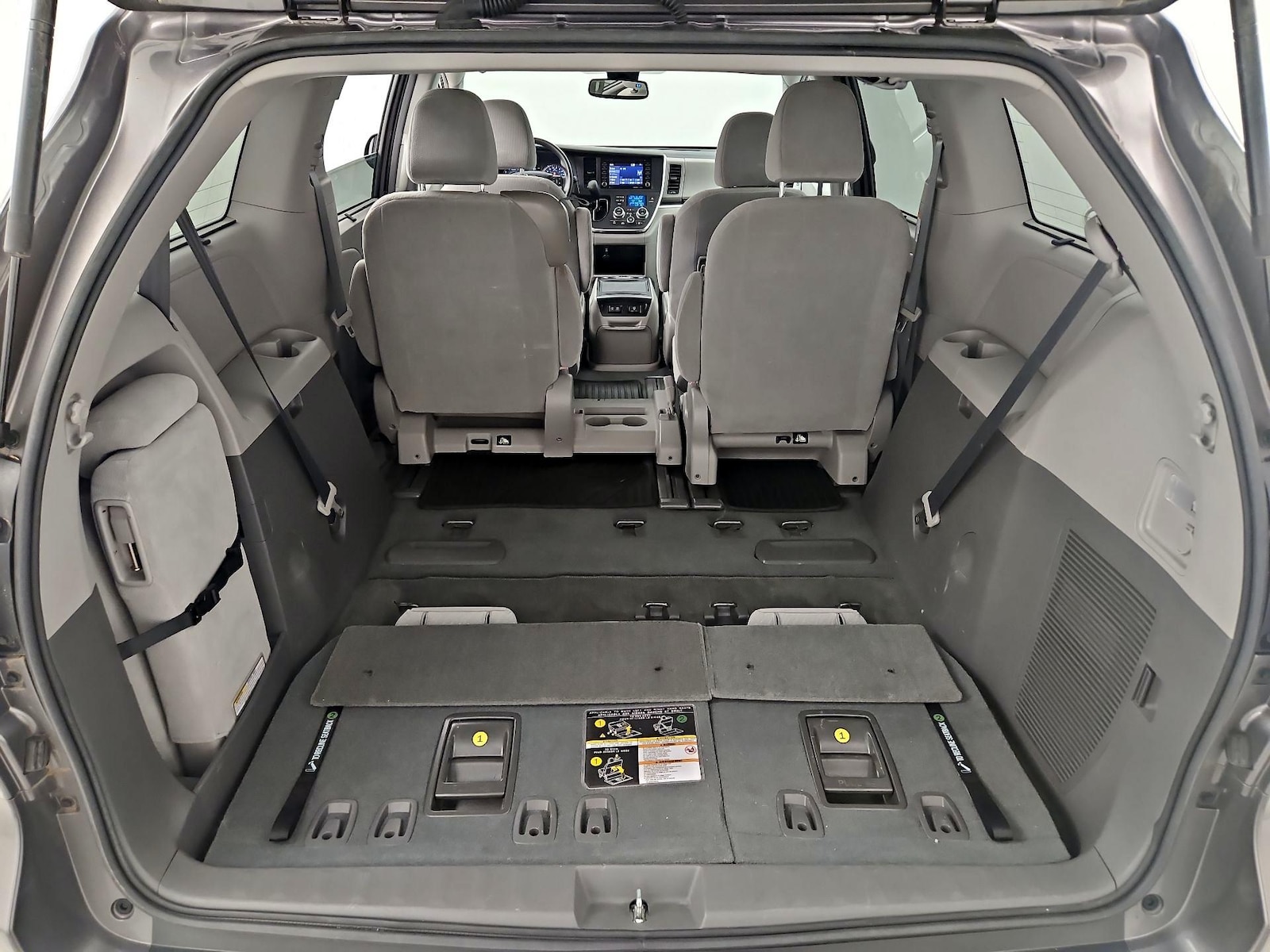 2019 Toyota Sienna LE - Photo 23