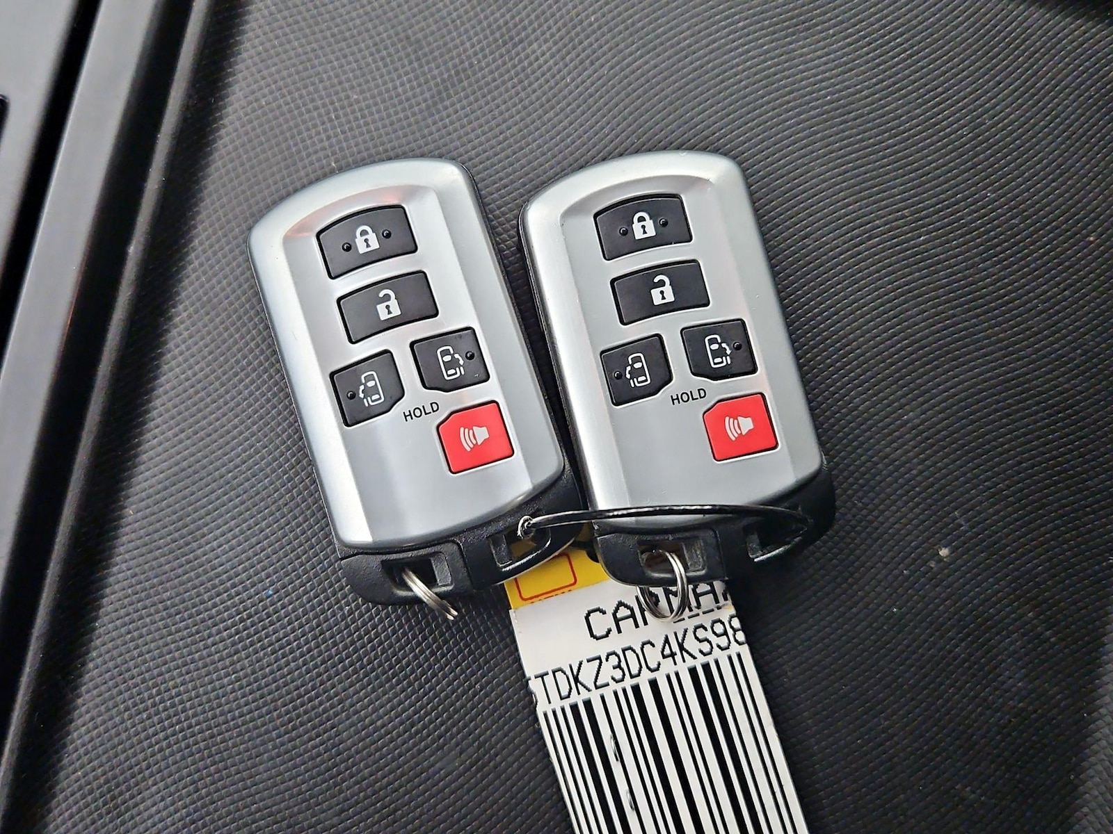 2019 Toyota Sienna LE - Photo 25