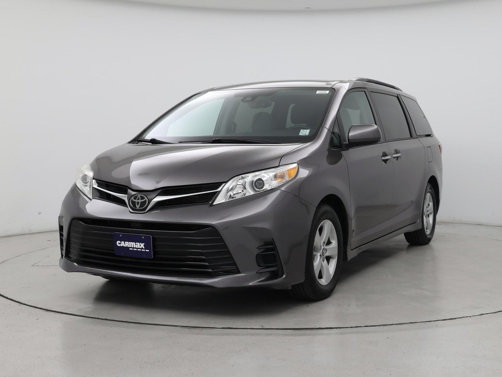 2019 Toyota Sienna LE - Photo 5