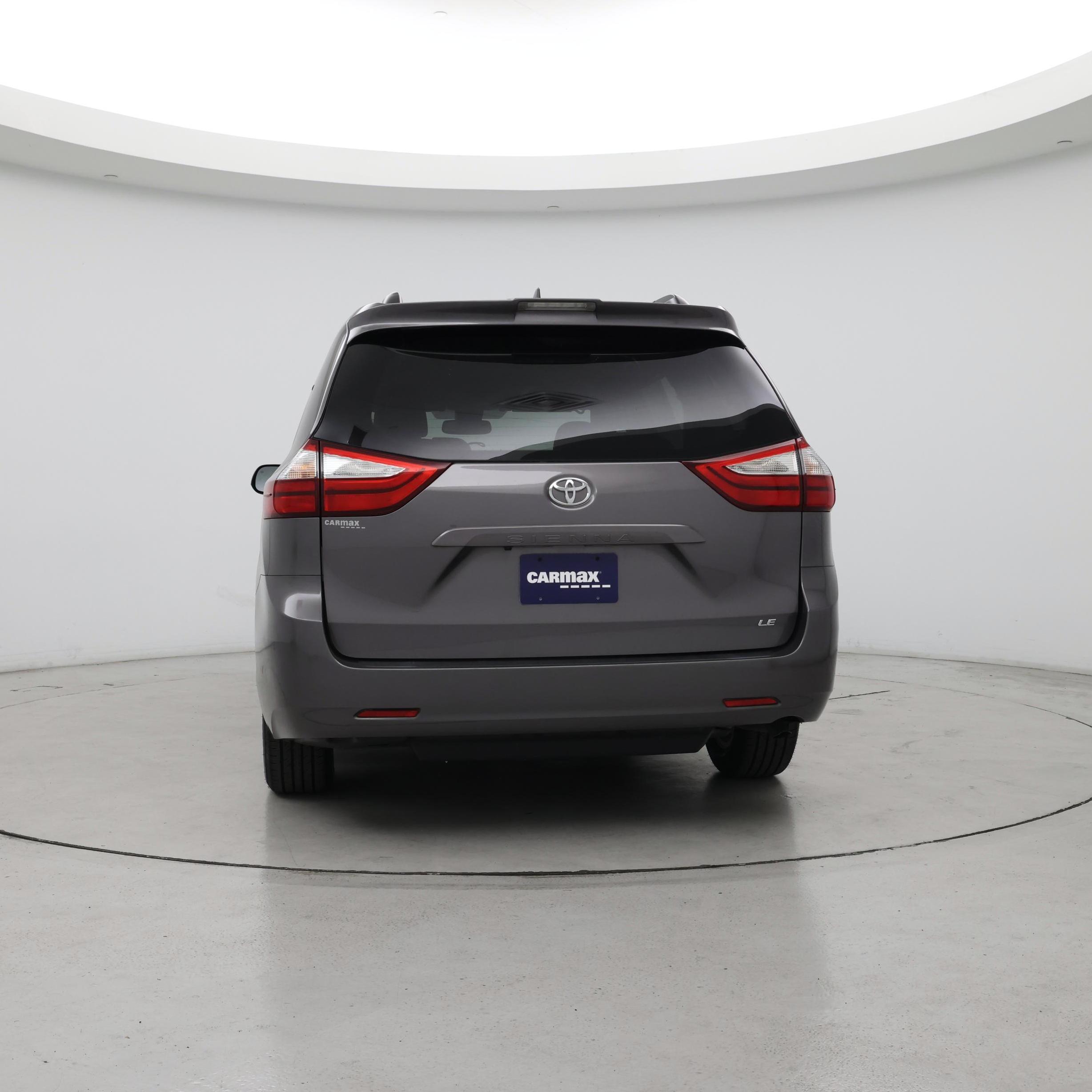 Thumbnail: 2019 Toyota Sienna - 6