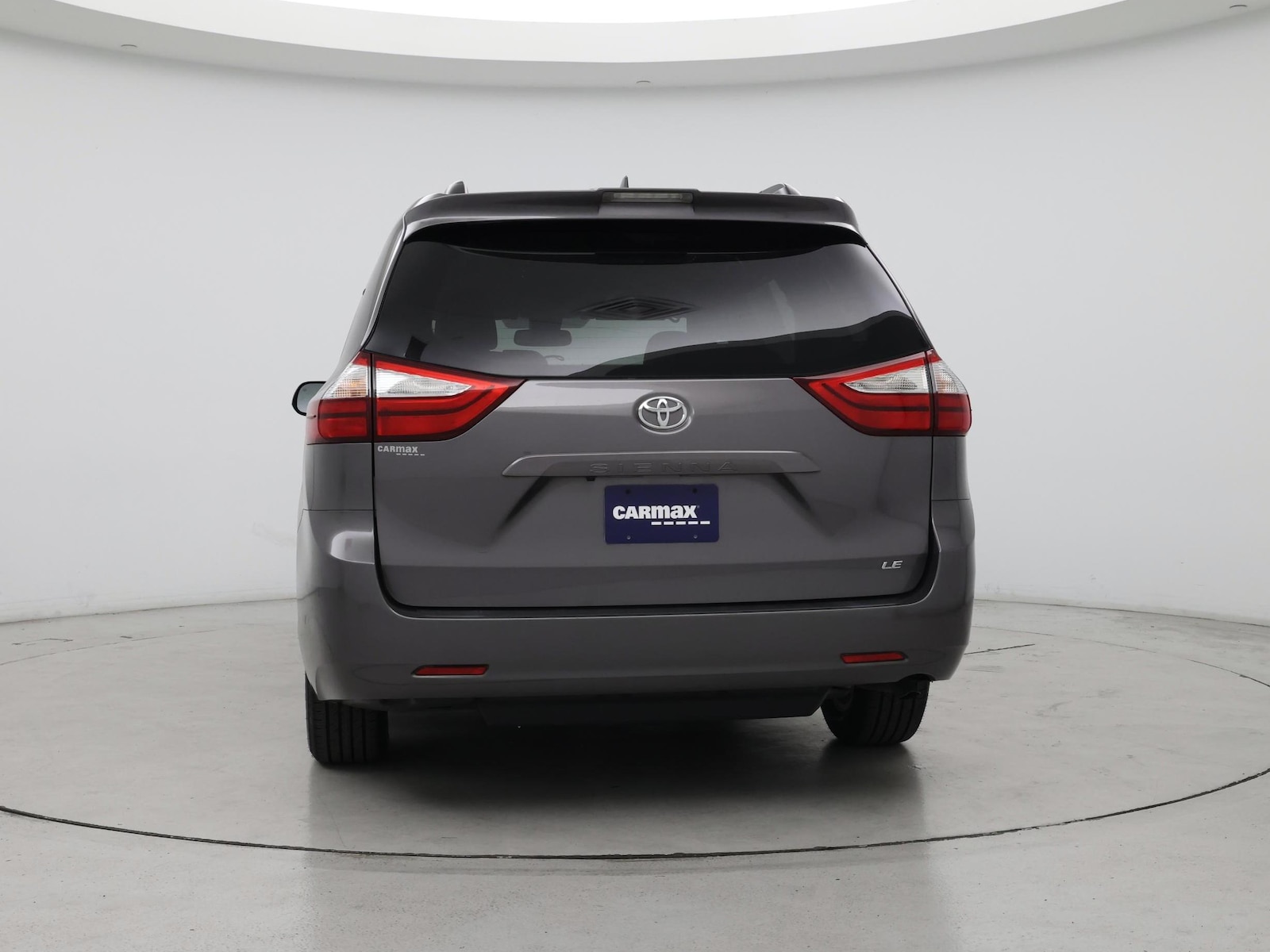 2019 Toyota Sienna LE - Photo 7