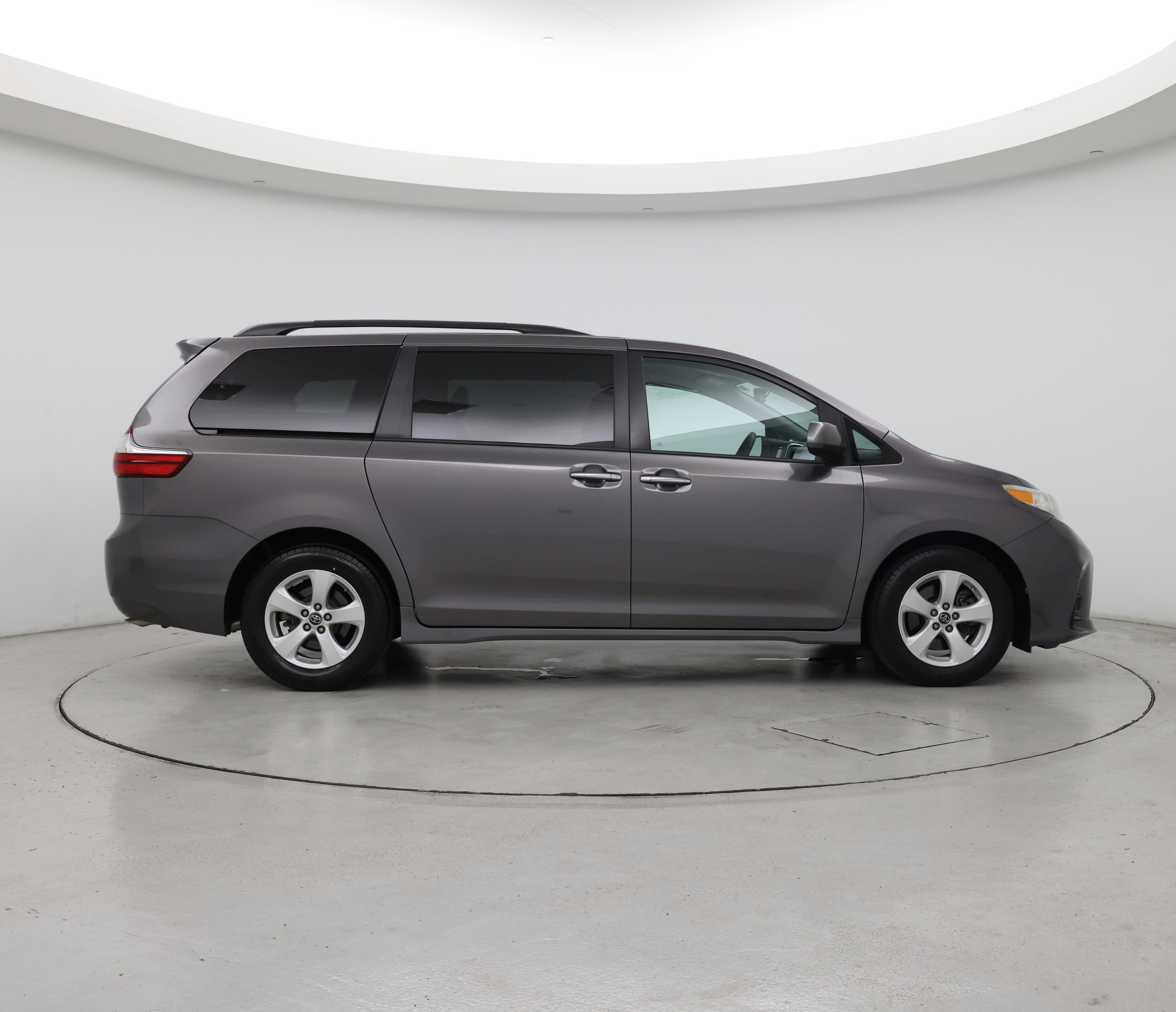 Thumbnail: 2019 Toyota Sienna - 7