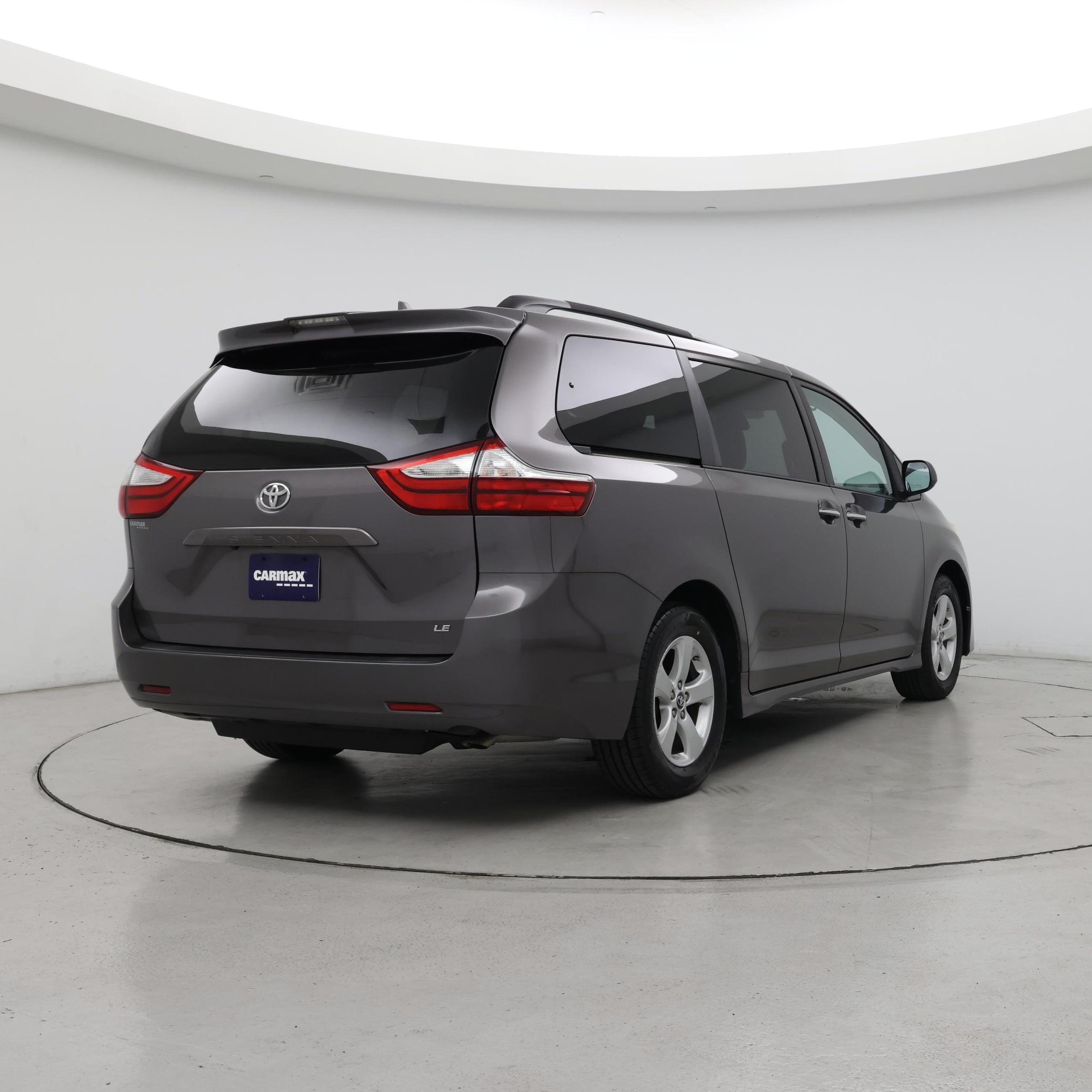 Thumbnail: 2019 Toyota Sienna - 8