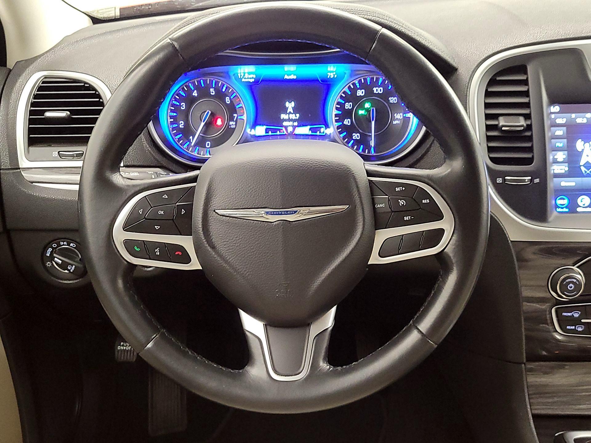 Thumbnail: 2021 Chrysler 300 - 10