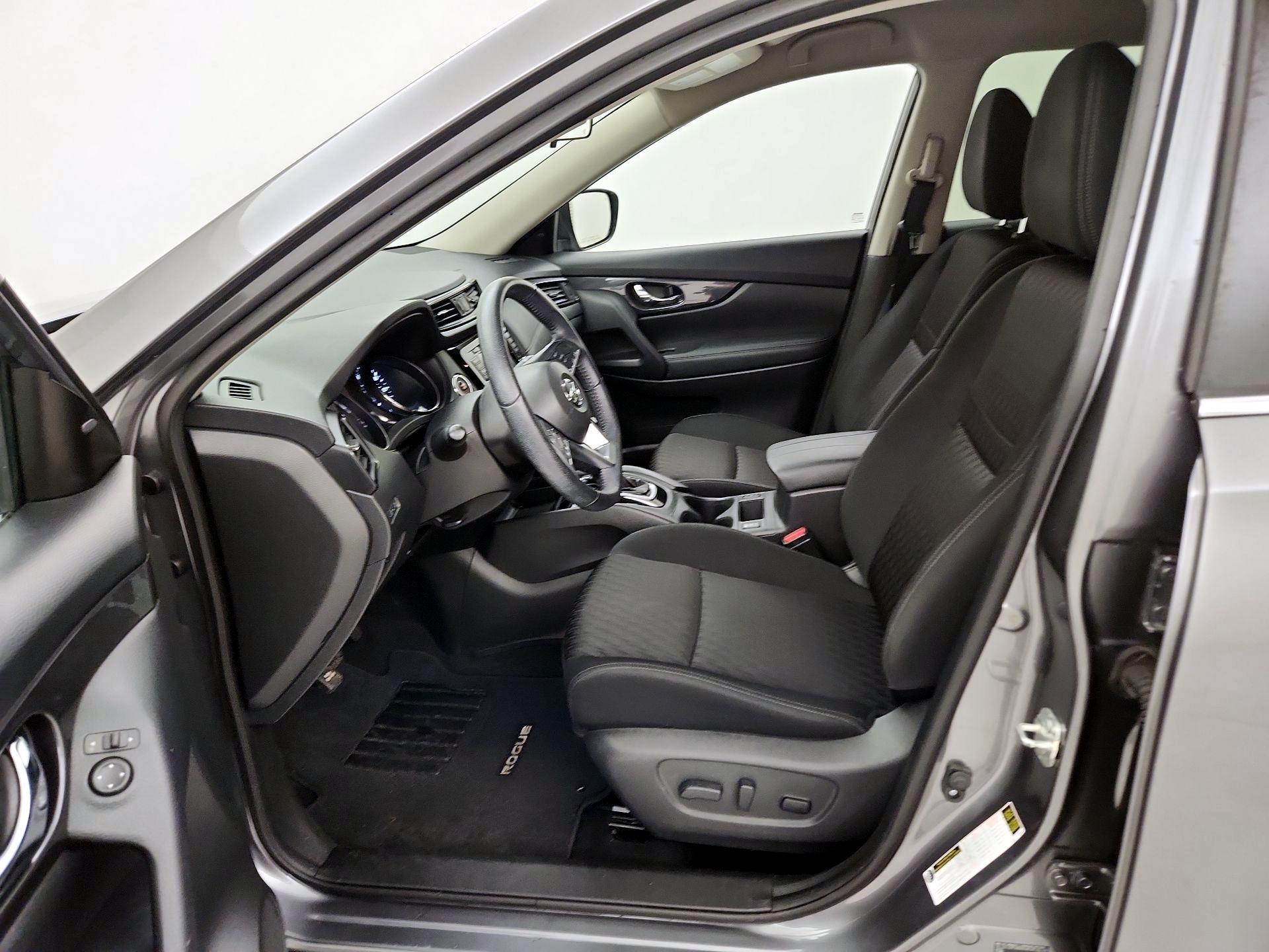 Thumbnail: 2019 Nissan Rogue - 11