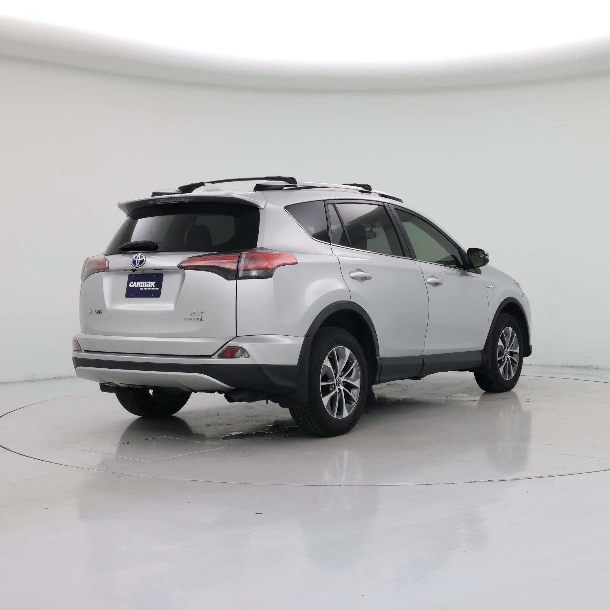 Thumbnail: 2016 Toyota RAV4 - 8