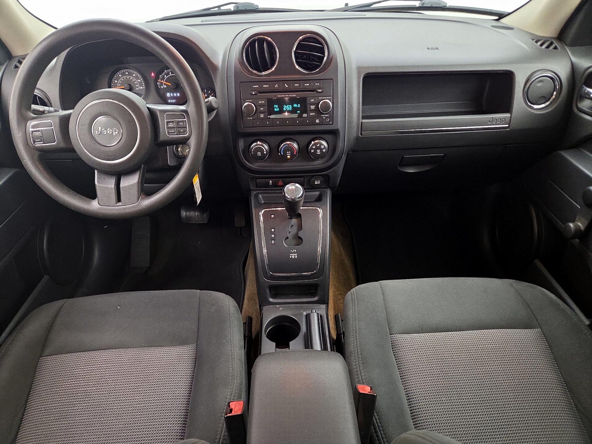 Thumbnail: 2016 Jeep Patriot - 9