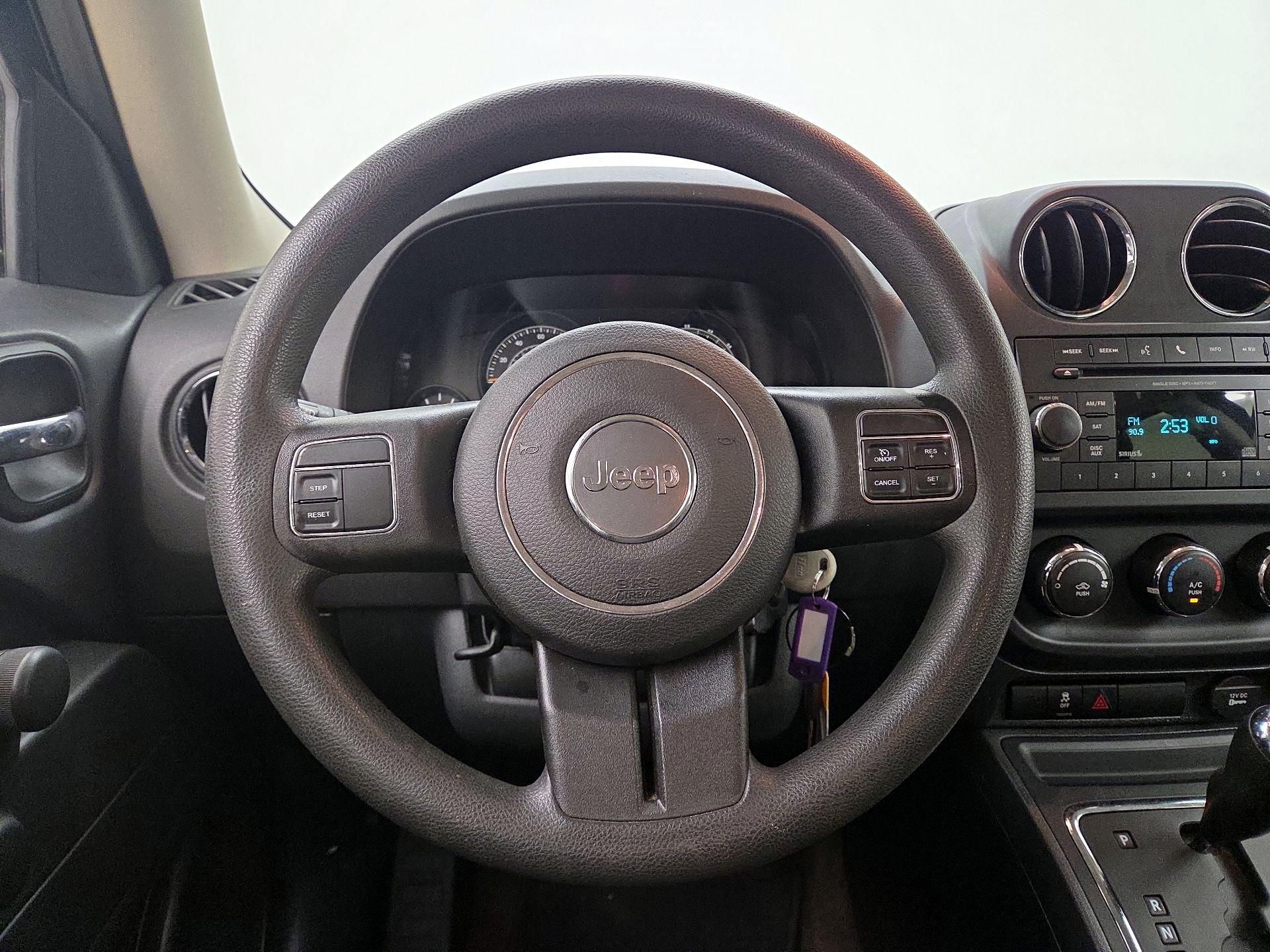 Thumbnail: 2016 Jeep Patriot - 10