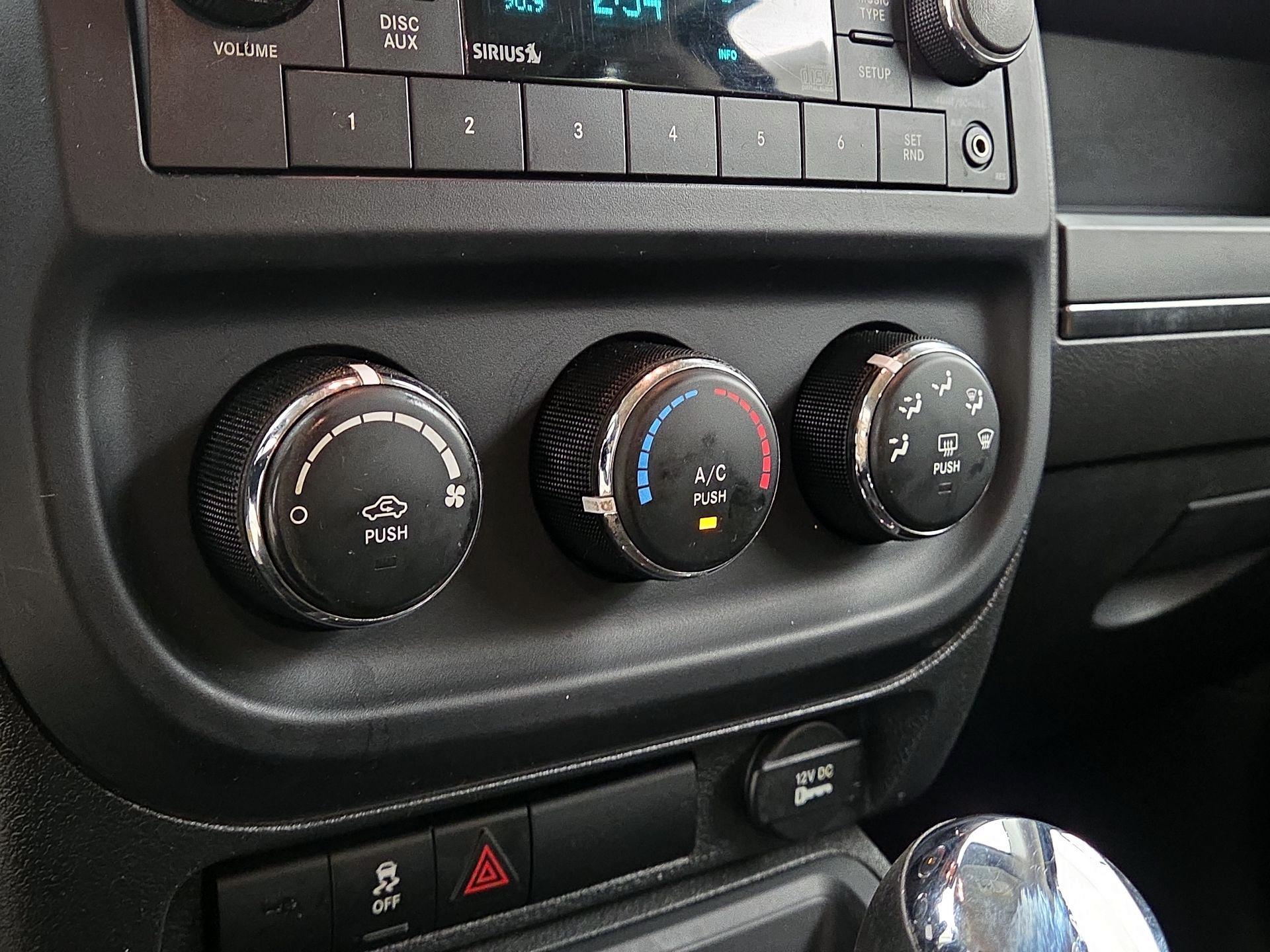 Thumbnail: 2016 Jeep Patriot - 14