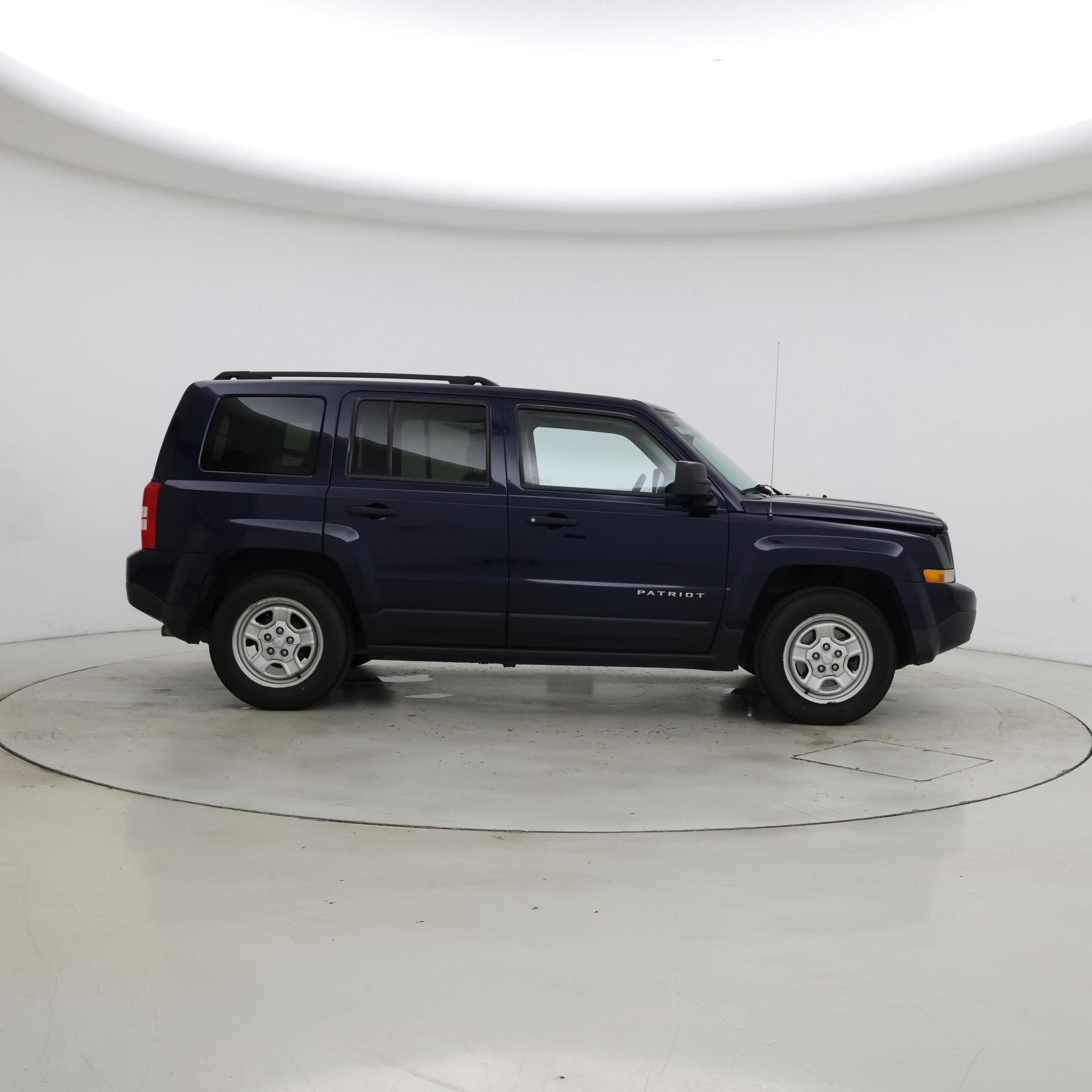 Thumbnail: 2016 Jeep Patriot - 7