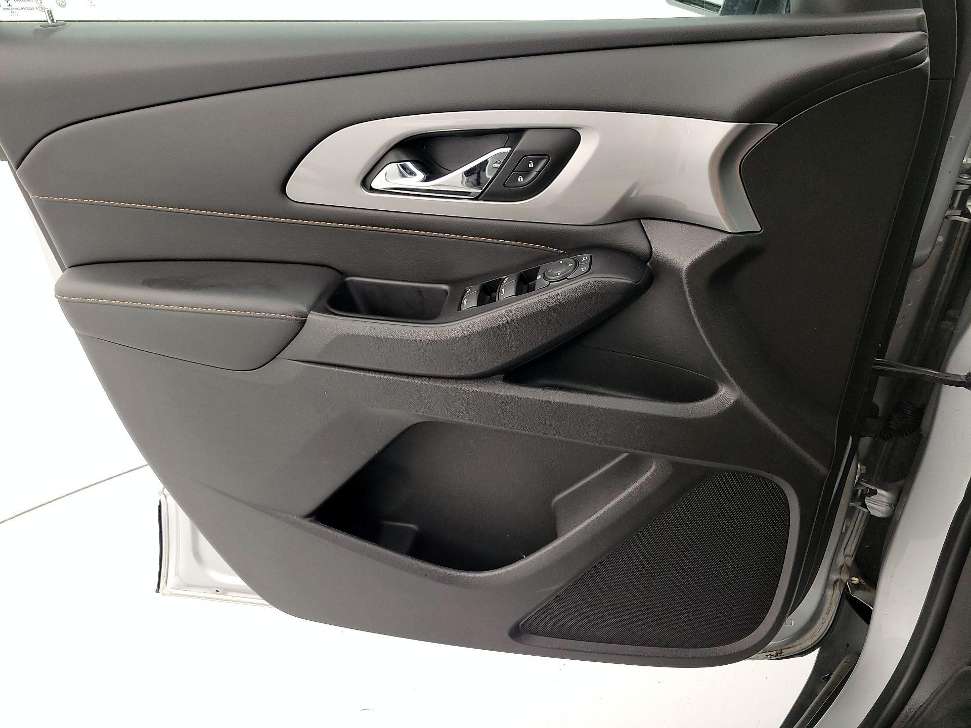 Thumbnail: 2020 Chevrolet Traverse - 12