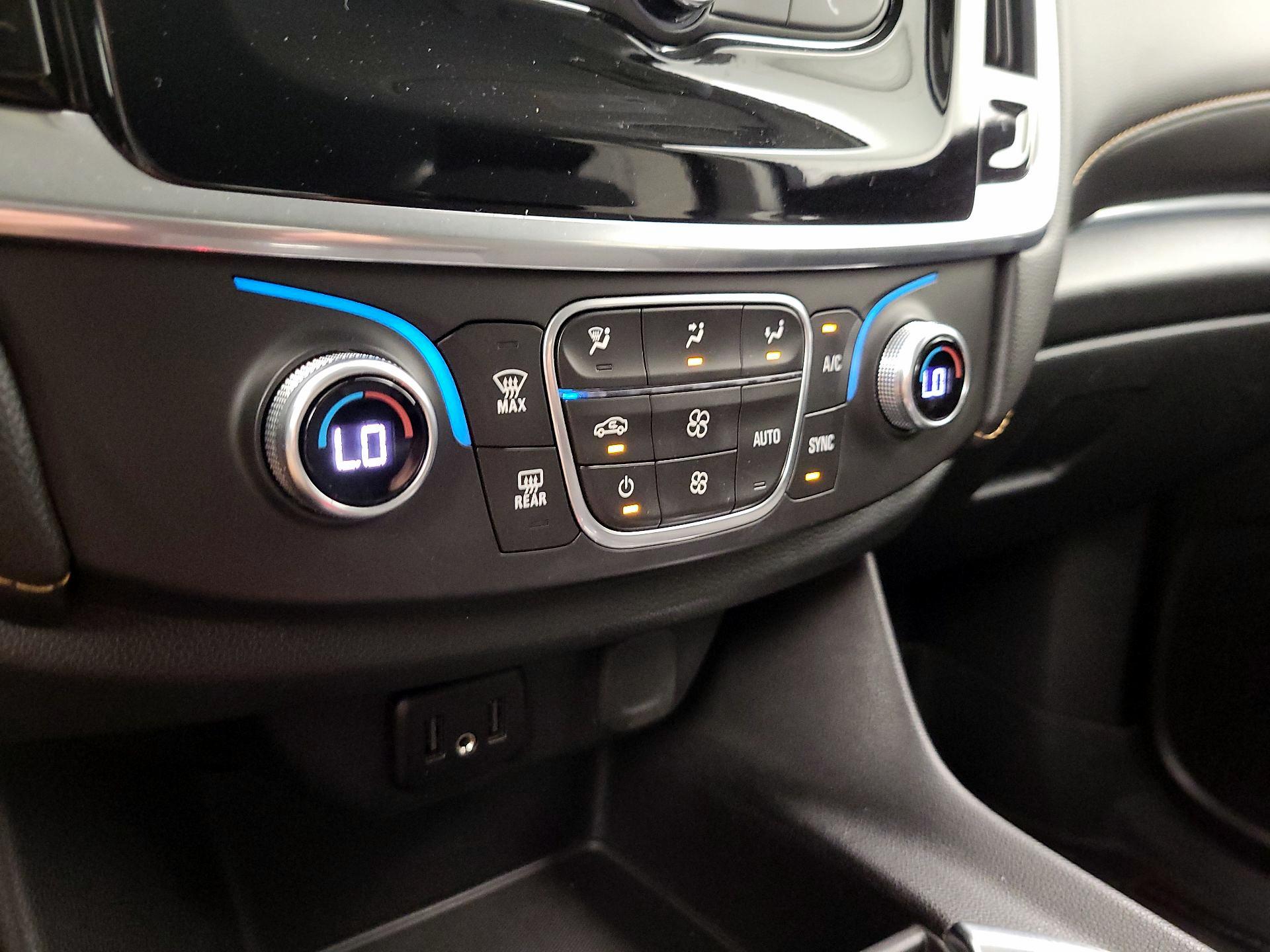 Thumbnail: 2020 Chevrolet Traverse - 16